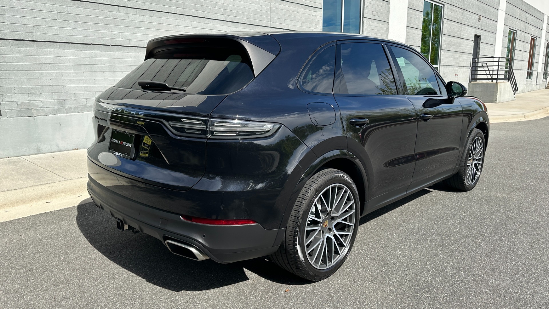 Used 2019 Porsche Cayenne AWD / PREMIUM / TOWING PKG / BOSE AUDIO / GLOSS BLACK TRIM for sale $54,995 at Formula Imports in Charlotte NC 28227 4