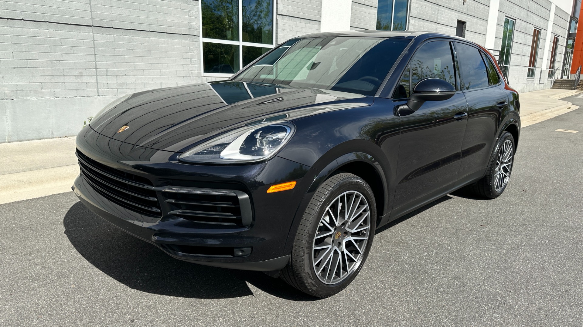 Used 2019 Porsche Cayenne AWD / PREMIUM / TOWING PKG / BOSE AUDIO / GLOSS BLACK TRIM for sale $54,995 at Formula Imports in Charlotte NC 28227 5