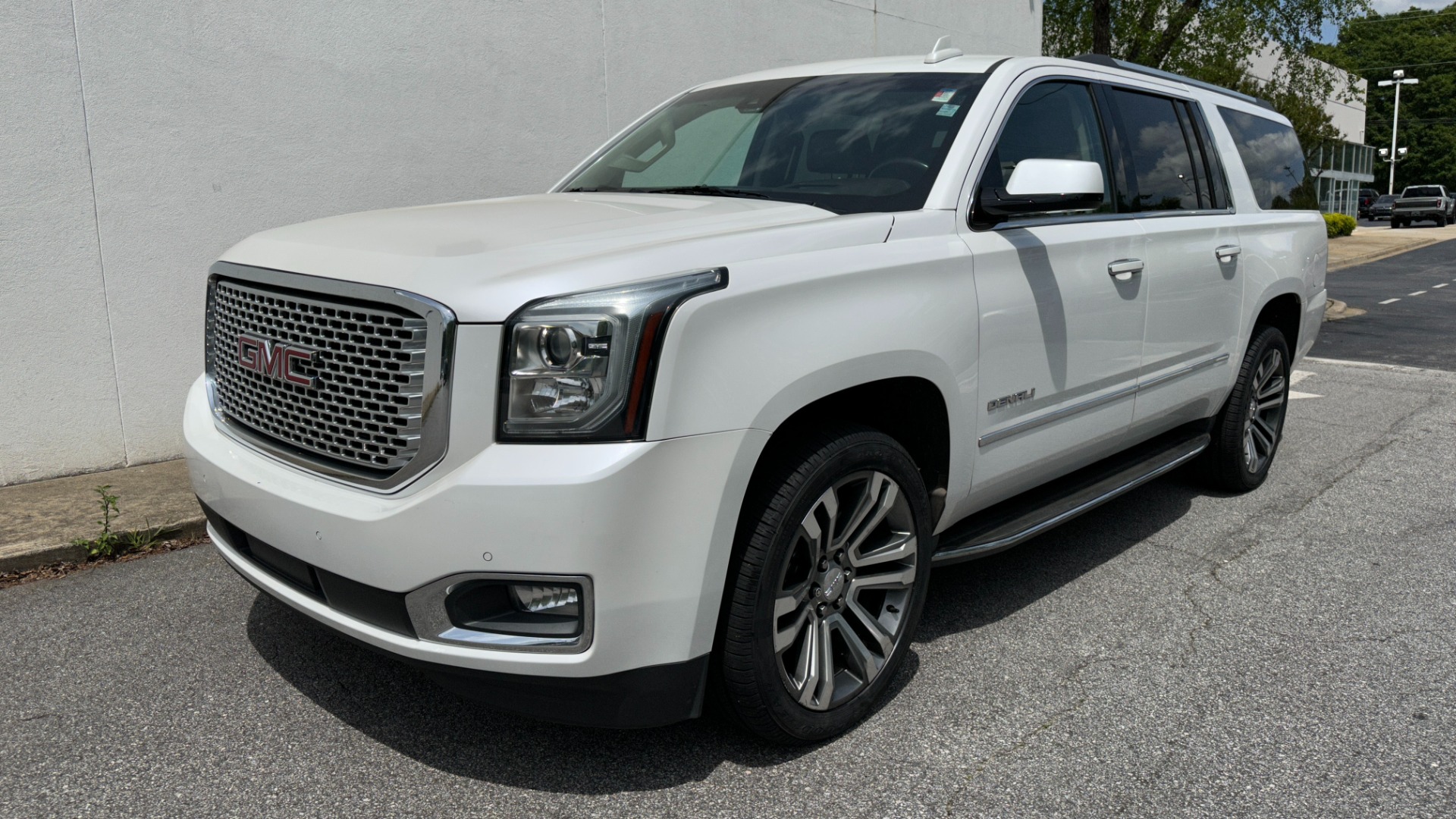 Used 2017 GMC Yukon XL DENALI / OPEN ROAD PACKAGE / REAR ENTERTAINMENT / THEFT SYSTEM for sale $29,495 at Formula Imports in Charlotte NC 28227 2
