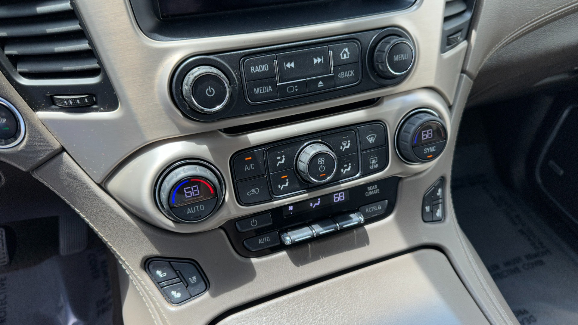 Used 2017 GMC Yukon XL DENALI / OPEN ROAD PACKAGE / REAR ENTERTAINMENT / THEFT SYSTEM for sale $29,495 at Formula Imports in Charlotte NC 28227 21