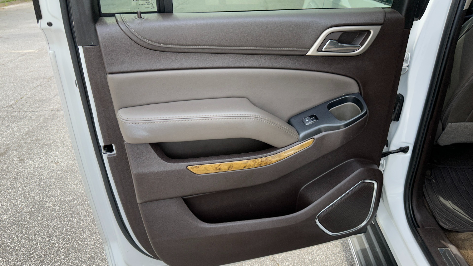 Used 2017 GMC Yukon XL DENALI / OPEN ROAD PACKAGE / REAR ENTERTAINMENT / THEFT SYSTEM for sale $29,495 at Formula Imports in Charlotte NC 28227 25