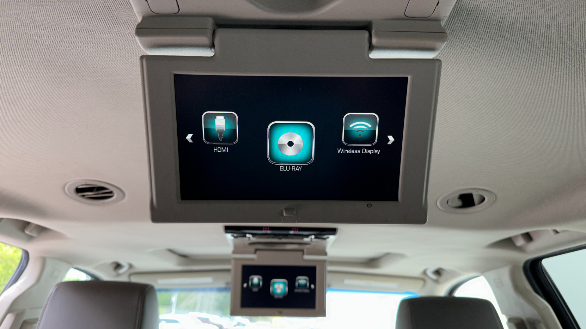 Used 2017 GMC Yukon XL DENALI / OPEN ROAD PACKAGE / REAR ENTERTAINMENT / THEFT SYSTEM for sale $29,495 at Formula Imports in Charlotte NC 28227 32