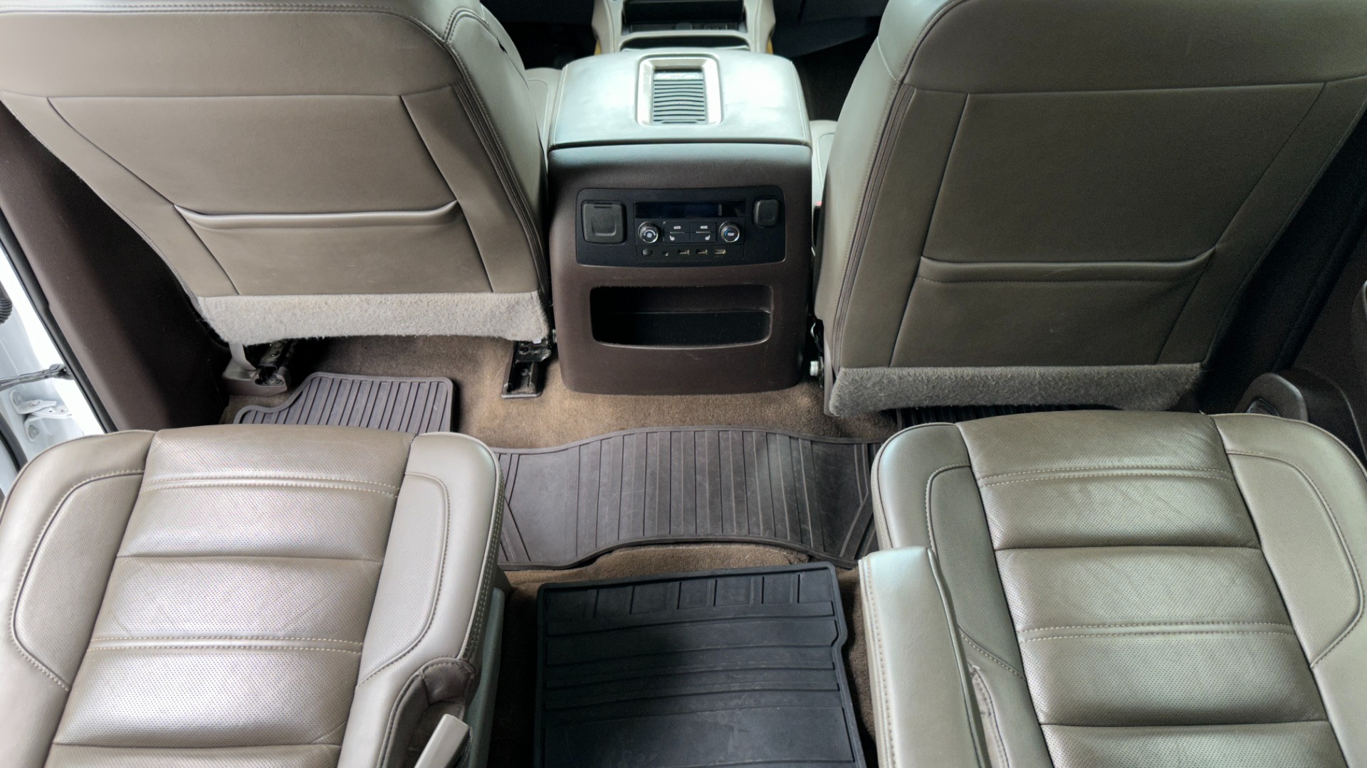 Used 2017 GMC Yukon XL DENALI / OPEN ROAD PACKAGE / REAR ENTERTAINMENT / THEFT SYSTEM for sale $29,495 at Formula Imports in Charlotte NC 28227 36