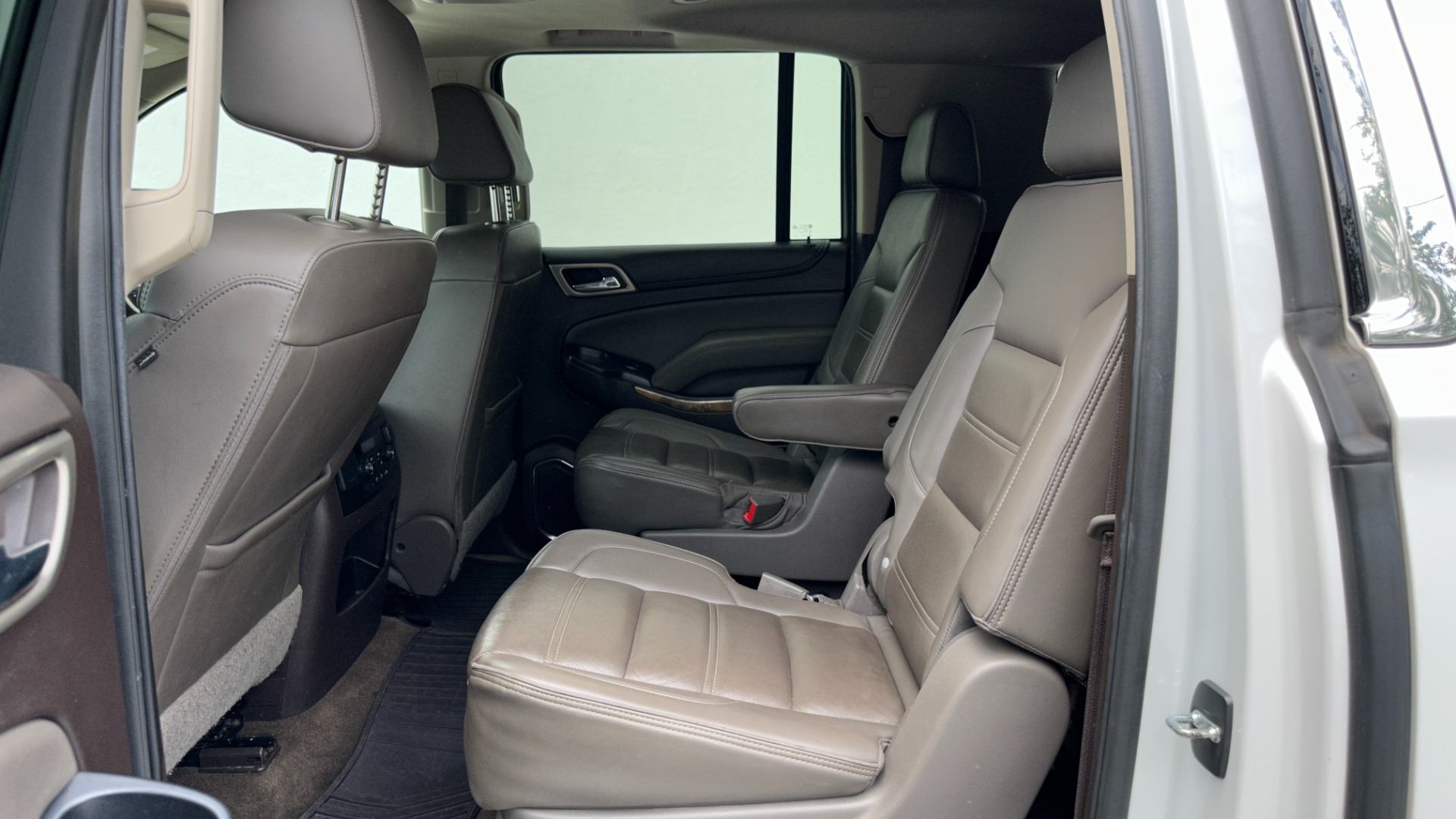 Used 2017 GMC Yukon XL DENALI / OPEN ROAD PACKAGE / REAR ENTERTAINMENT / THEFT SYSTEM for sale $29,495 at Formula Imports in Charlotte NC 28227 38