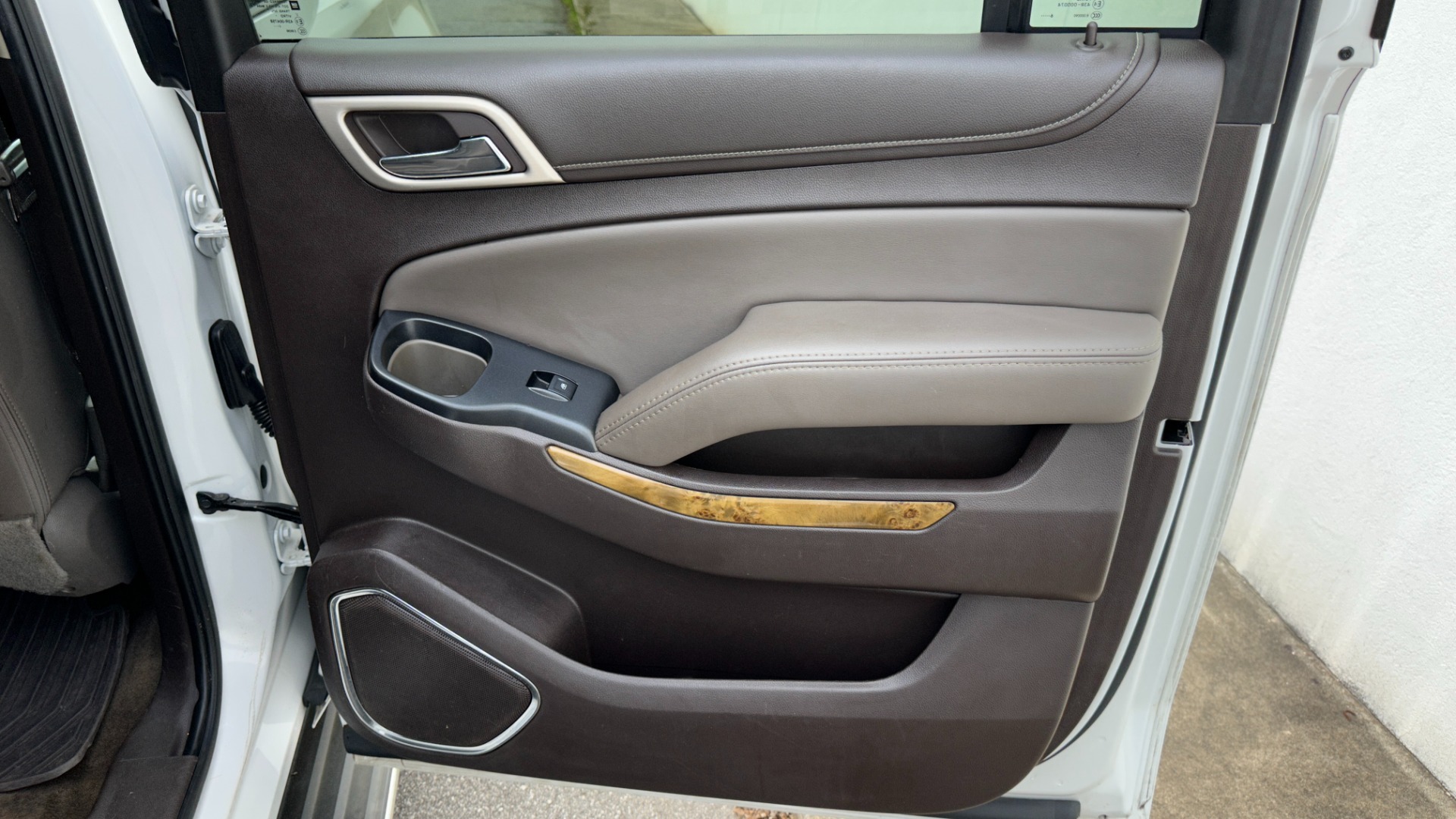 Used 2017 GMC Yukon XL DENALI / OPEN ROAD PACKAGE / REAR ENTERTAINMENT / THEFT SYSTEM for sale $29,495 at Formula Imports in Charlotte NC 28227 43