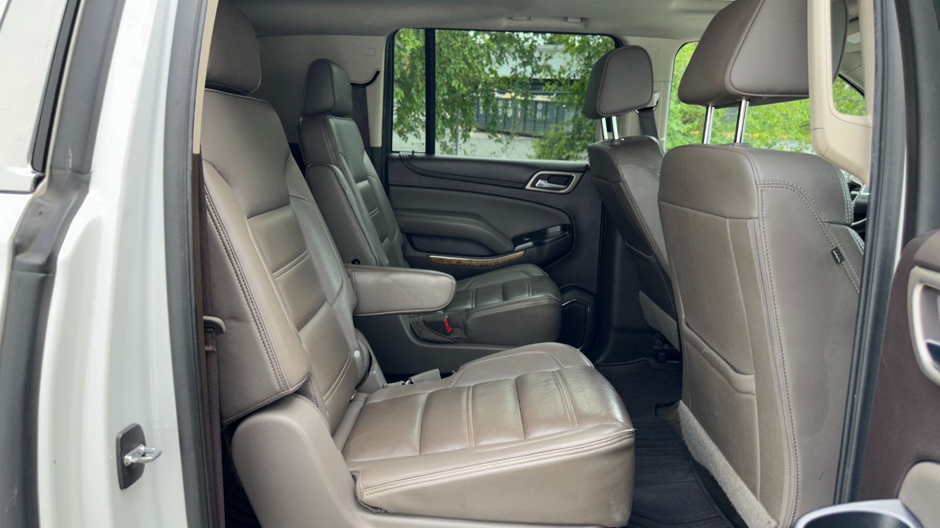 Used 2017 GMC Yukon XL DENALI / OPEN ROAD PACKAGE / REAR ENTERTAINMENT / THEFT SYSTEM for sale $29,495 at Formula Imports in Charlotte NC 28227 44