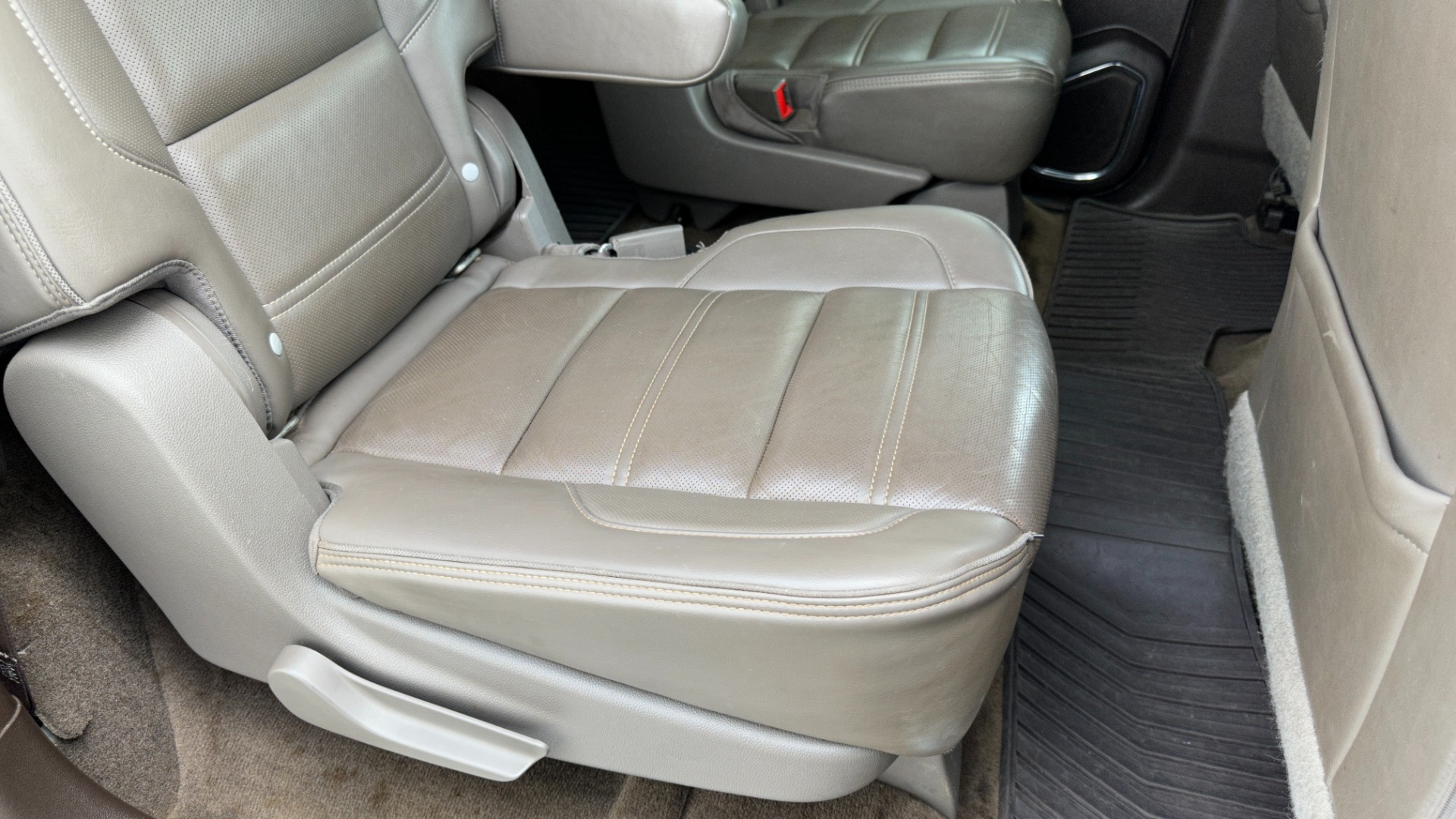 Used 2017 GMC Yukon XL DENALI / OPEN ROAD PACKAGE / REAR ENTERTAINMENT / THEFT SYSTEM for sale $29,495 at Formula Imports in Charlotte NC 28227 46