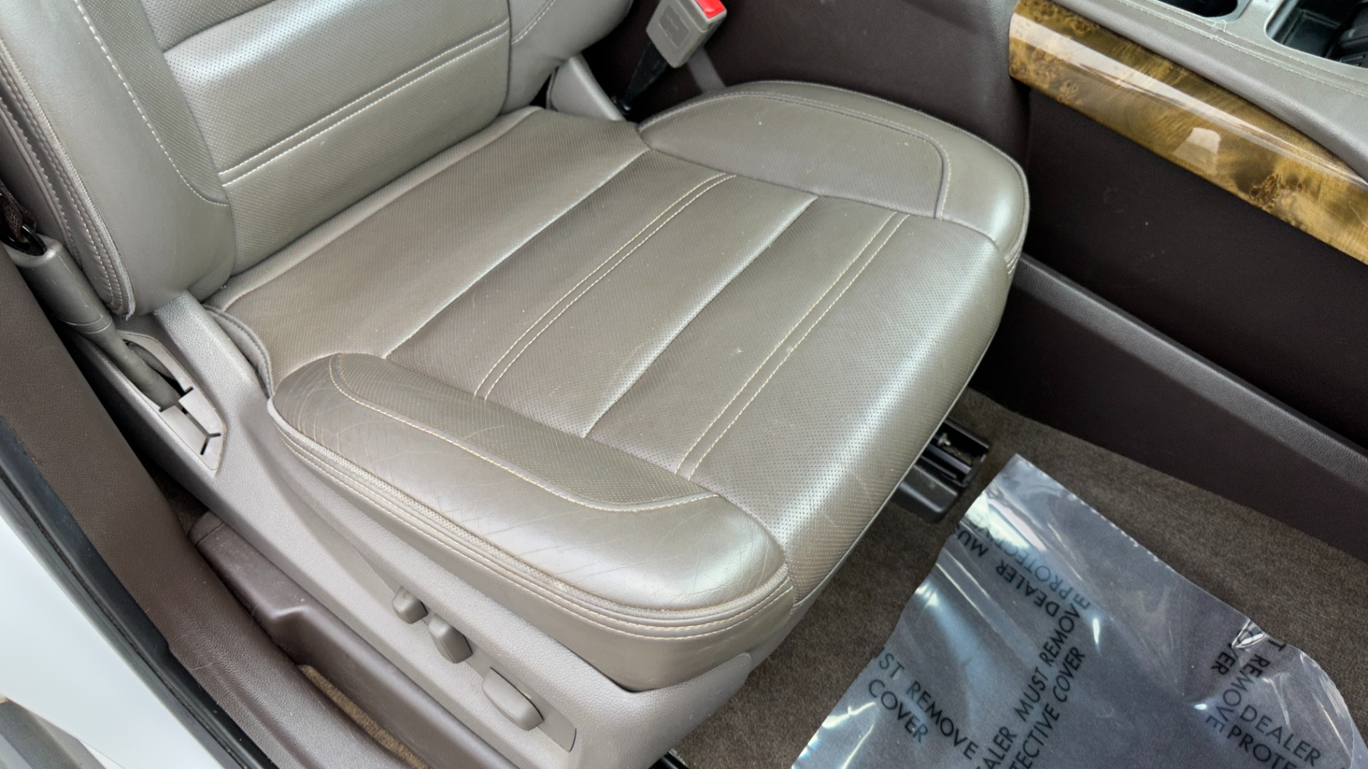 Used 2017 GMC Yukon XL DENALI / OPEN ROAD PACKAGE / REAR ENTERTAINMENT / THEFT SYSTEM for sale $29,495 at Formula Imports in Charlotte NC 28227 51