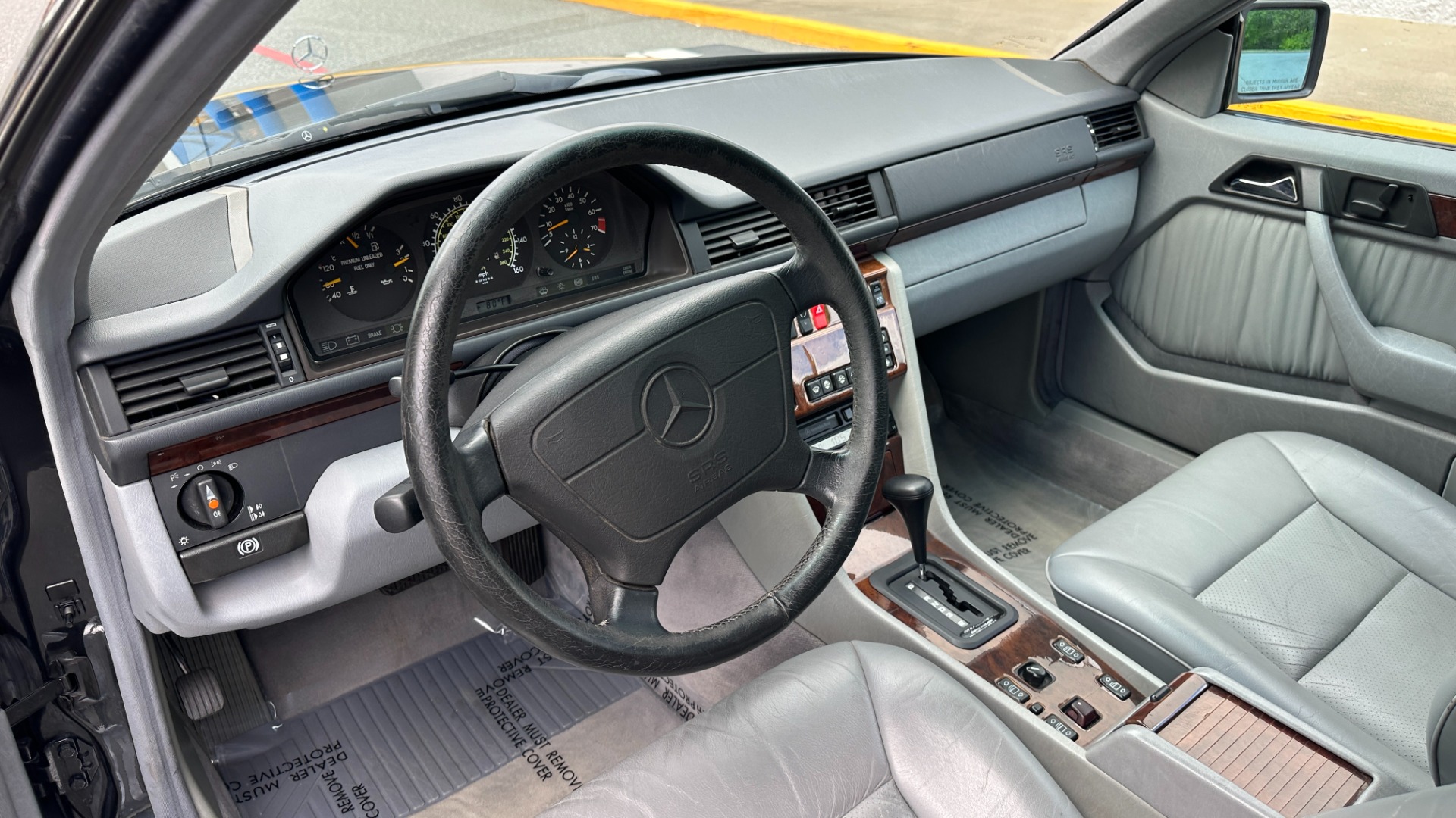 Used 1994 Mercedes-Benz 300 Series E 320 / CONVERTIBLE / MEMORY / POWER TOP / INLINE 6CYL / LEATHER for sale $23,500 at Formula Imports in Charlotte NC 28227 16