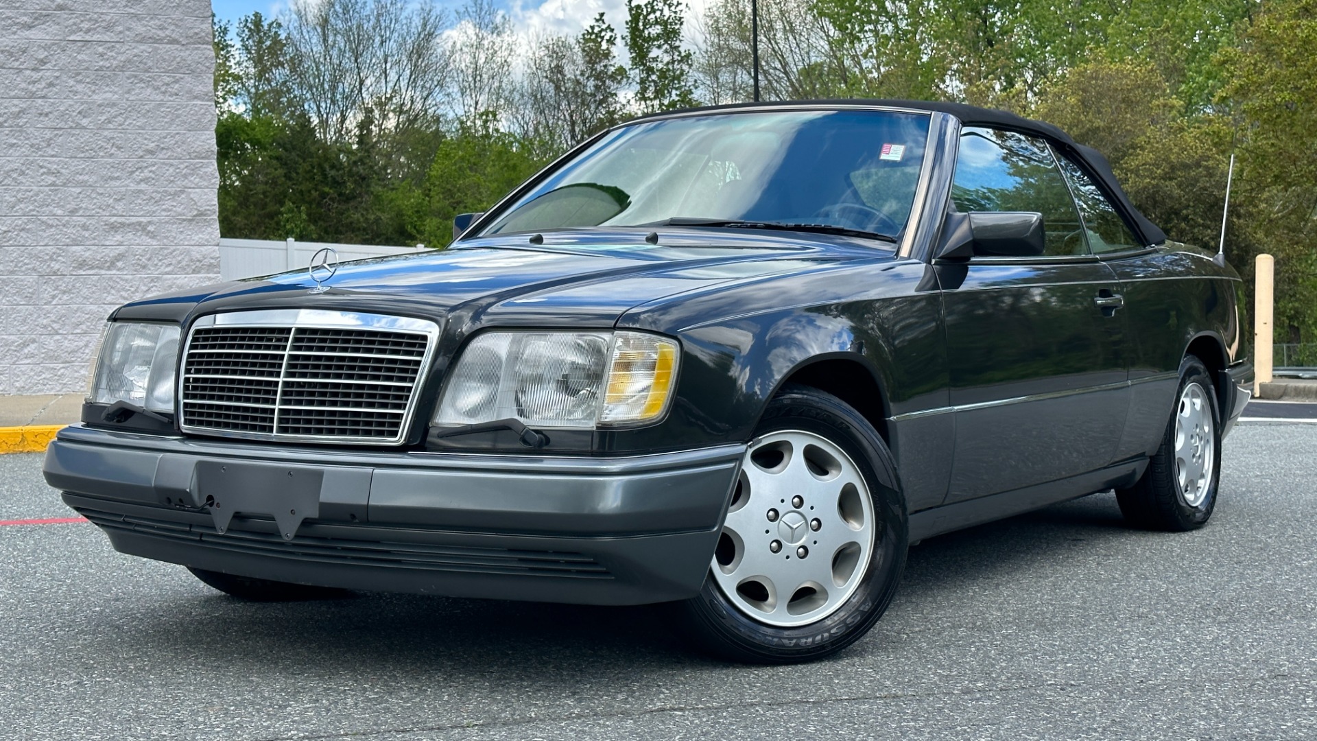 Used 1994 Mercedes-Benz 300 Series E 320 / CONVERTIBLE / MEMORY / POWER TOP / INLINE 6CYL / LEATHER for sale $17,000 at Formula Imports in Charlotte NC 28227 2