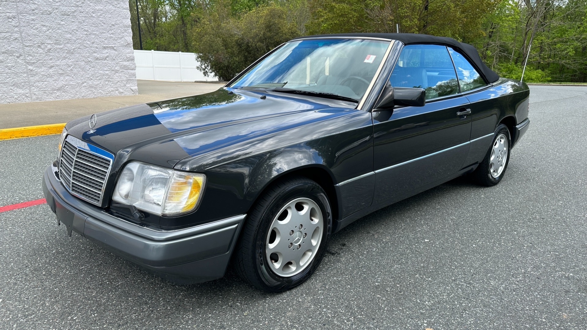 Used 1994 Mercedes-Benz 300 Series E 320 / CONVERTIBLE / MEMORY / POWER TOP / INLINE 6CYL / LEATHER for sale $23,500 at Formula Imports in Charlotte NC 28227 3