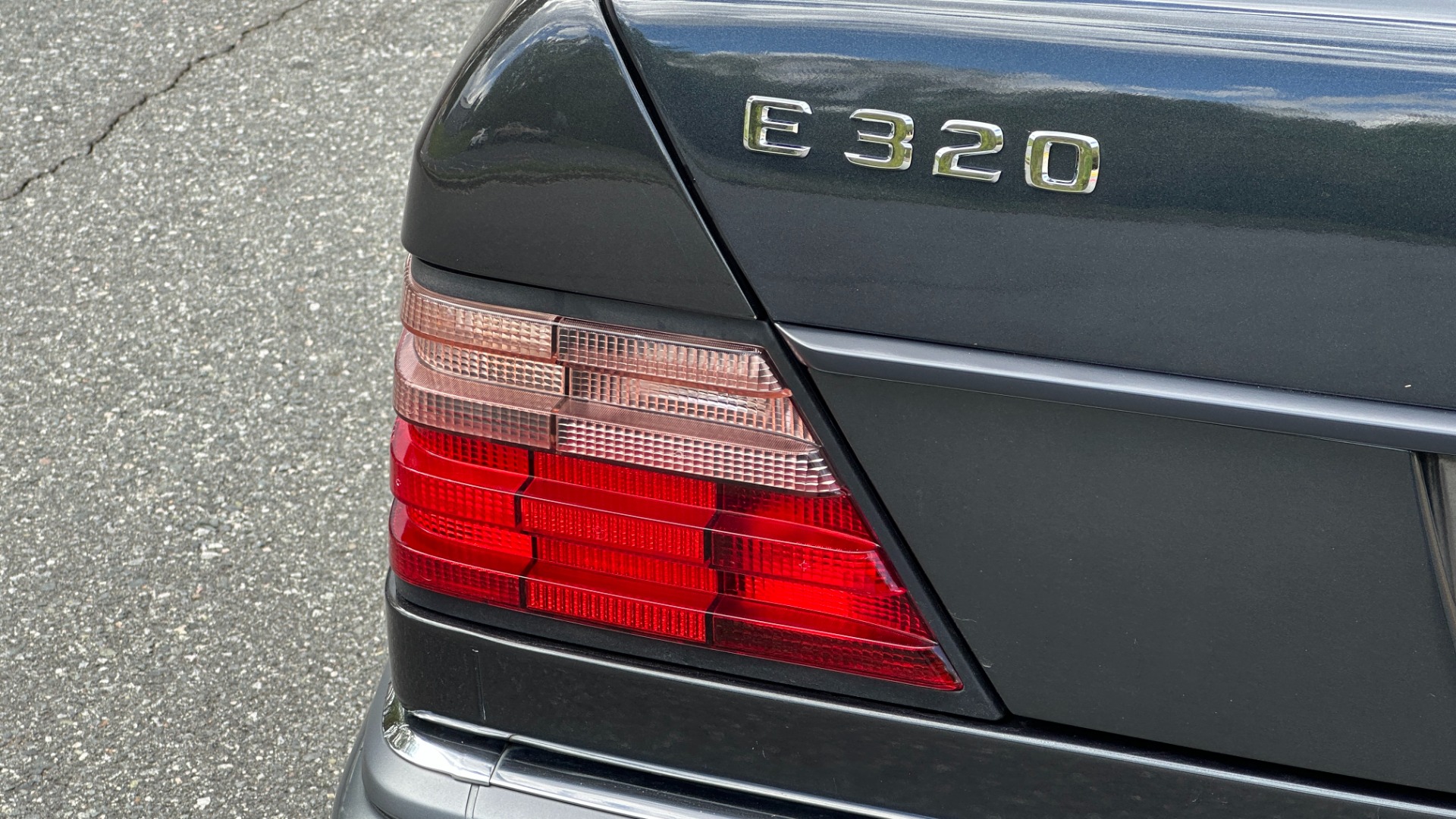 Used 1994 Mercedes-Benz 300 Series E 320 / CONVERTIBLE / MEMORY / POWER TOP / INLINE 6CYL / LEATHER for sale $23,500 at Formula Imports in Charlotte NC 28227 57