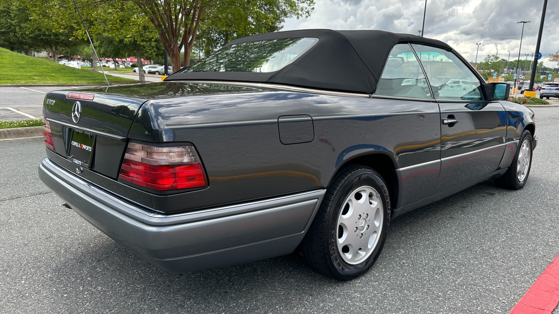 Used 1994 Mercedes-Benz 300 Series E 320 / CONVERTIBLE / MEMORY / POWER TOP / INLINE 6CYL / LEATHER for sale $23,500 at Formula Imports in Charlotte NC 28227 6