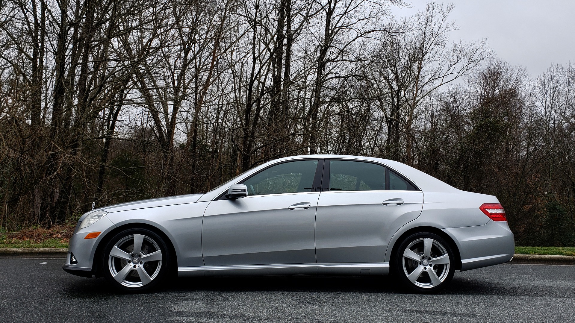 Used 2011 Mercedes-Benz E-CLASS E 350 PREMIUM / SUNROOF / NAV / HTD STS / REARVIEW for sale Sold at Formula Imports in Charlotte NC 28227 2