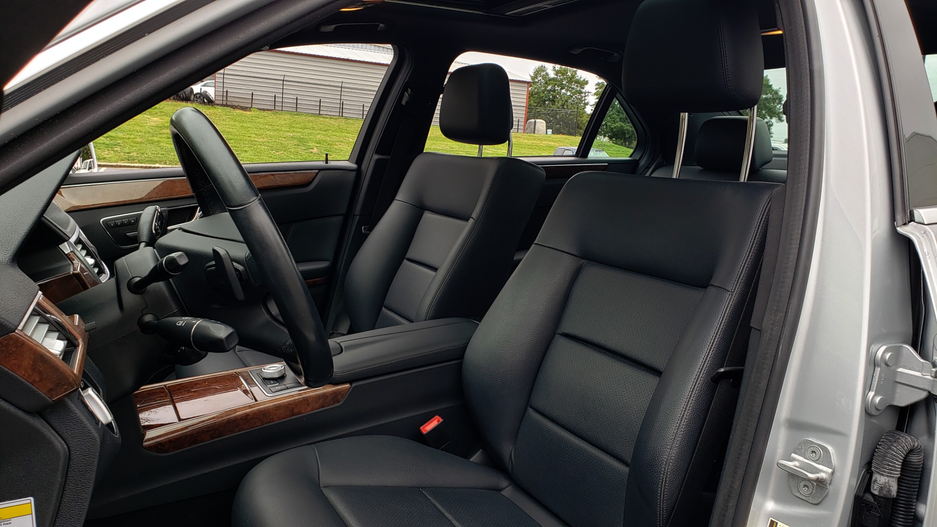 Used 2011 Mercedes-Benz E-CLASS E 350 PREMIUM / SUNROOF / NAV / HTD STS / REARVIEW for sale Sold at Formula Imports in Charlotte NC 28227 37