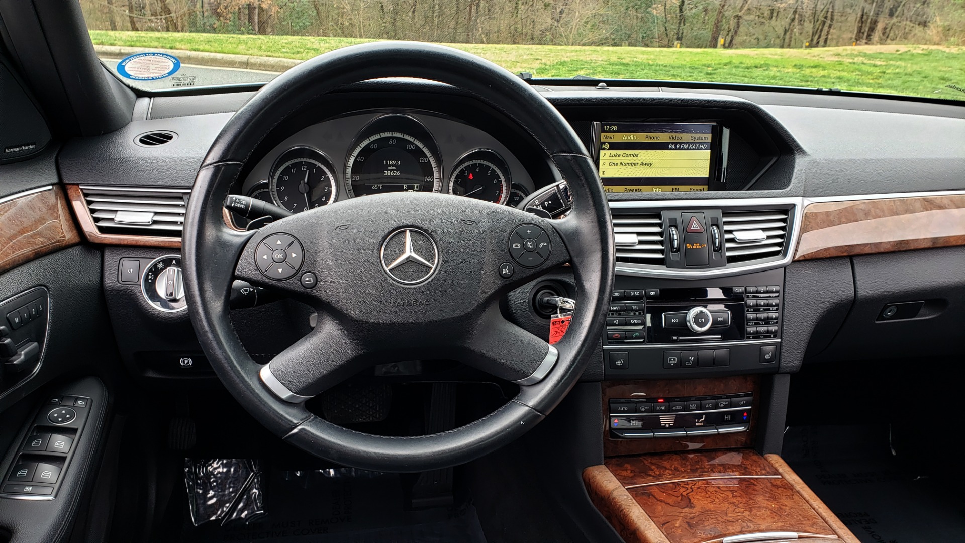 Used 2011 Mercedes-Benz E-CLASS E 350 PREMIUM / SUNROOF / NAV / HTD STS / REARVIEW for sale Sold at Formula Imports in Charlotte NC 28227 39