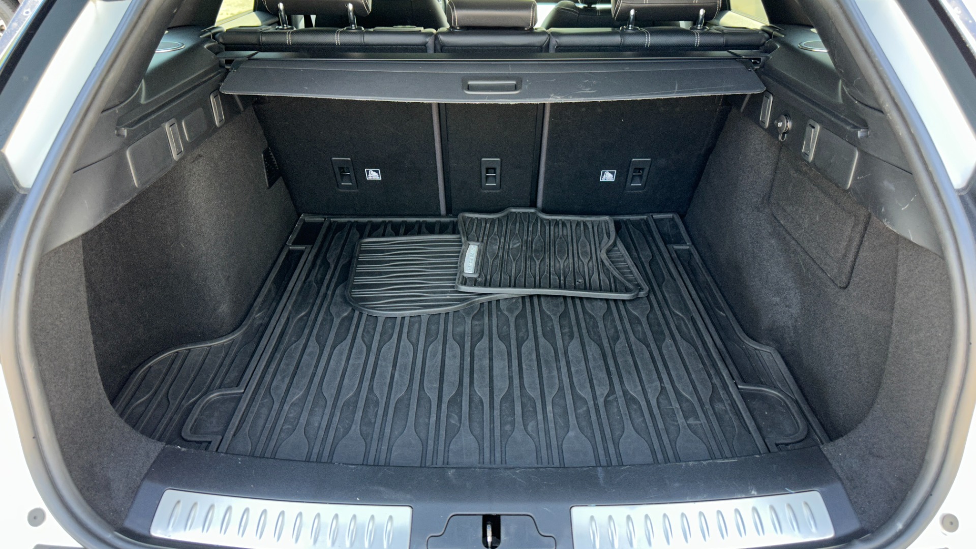 Used 2020 Land Rover Range Rover Velar S for sale Call for price at Formula Imports in Charlotte NC 28227 44