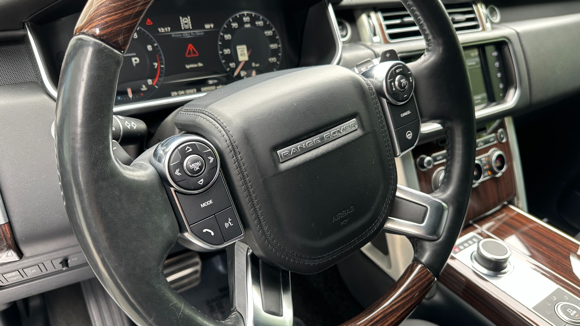 Used 2016 Land Rover Range Rover SUPERCHARGED 5.0 LWB / MERIDIAN / 22IN WHEELS / TOW PKG / CLIMATE PKG for sale $44,000 at Formula Imports in Charlotte NC 28227 18