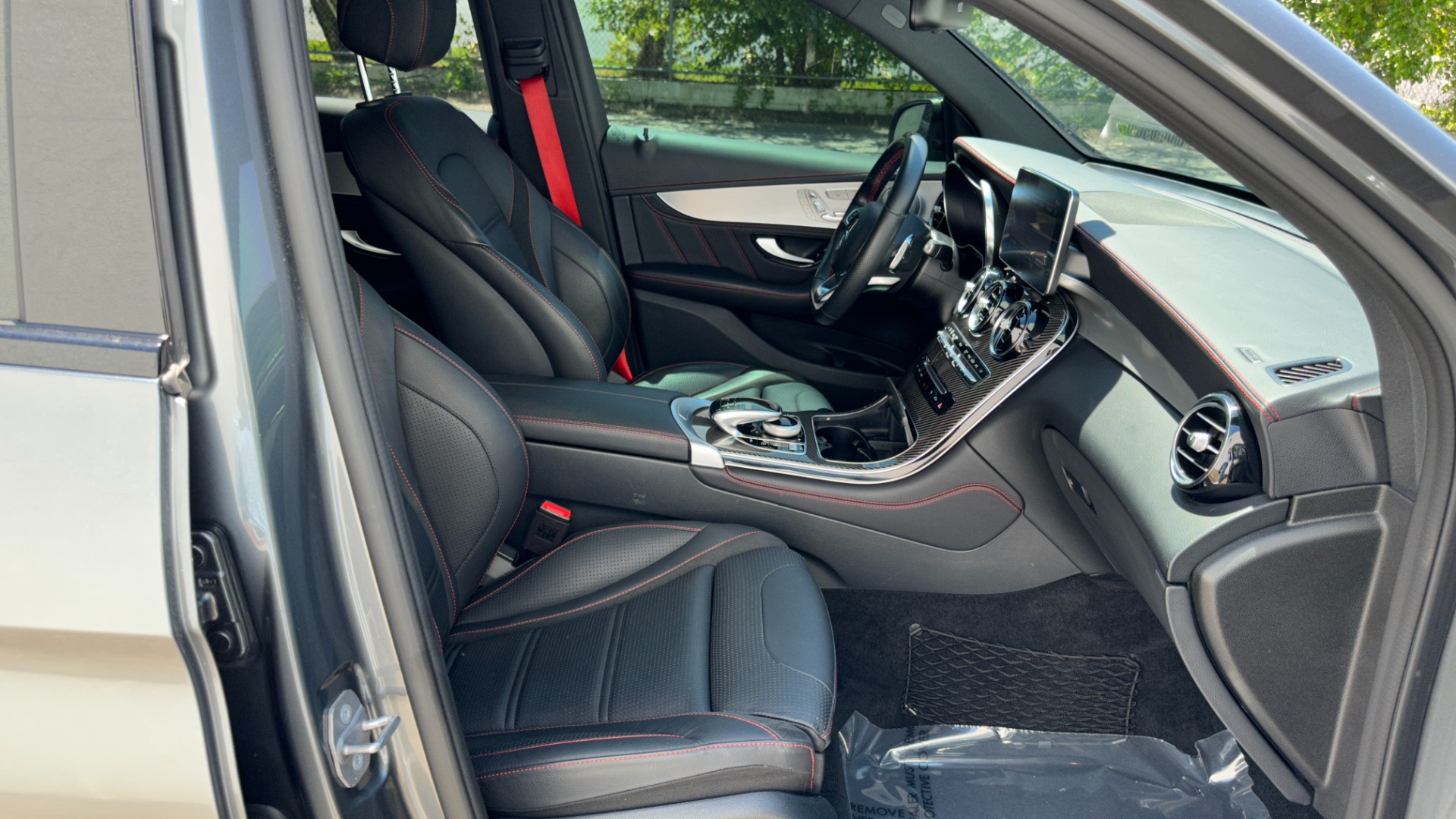 Used 2019 Mercedes-Benz GLC AMG GLC 43 / DRIVER ASSIST / CARBON FIBER / AMG 21IN WHEELS / BURMESTER for sale $41,995 at Formula Imports in Charlotte NC 28227 32