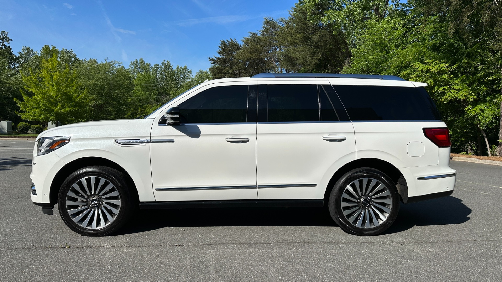 Used 2021 Lincoln Navigator Reserve for sale $73,250 at Formula Imports in Charlotte NC 28227 3