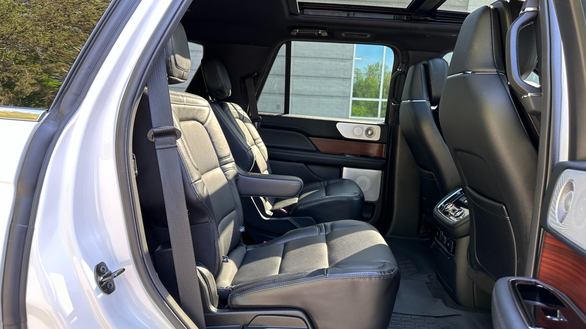 Used 2021 Lincoln Navigator Reserve for sale $73,250 at Formula Imports in Charlotte NC 28227 40