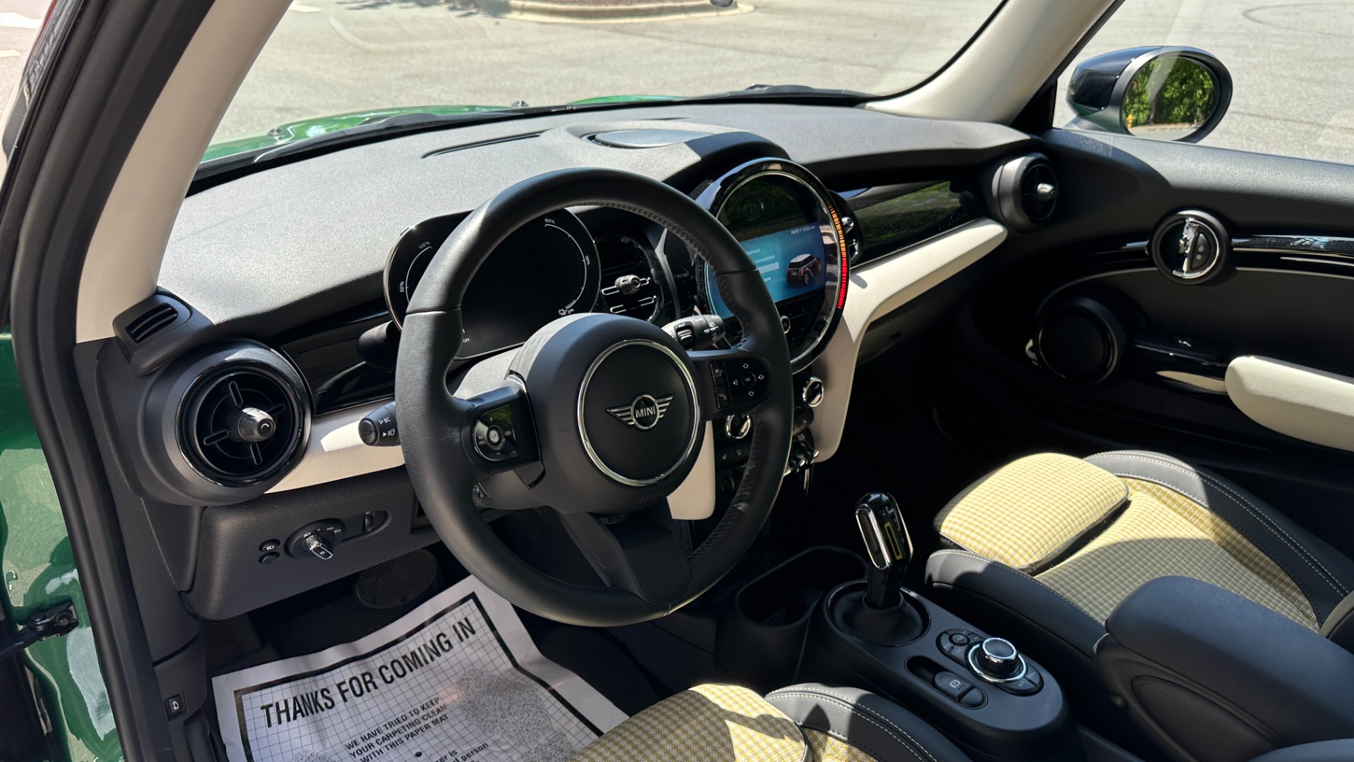 Used 2022 MINI Hardtop 2 Door Cooper SE / FULLY ELECTRIC / CHECKERED INTERIOR / ROOF RAILS / BRG PAINT for sale $28,300 at Formula Imports in Charlotte NC 28227 11