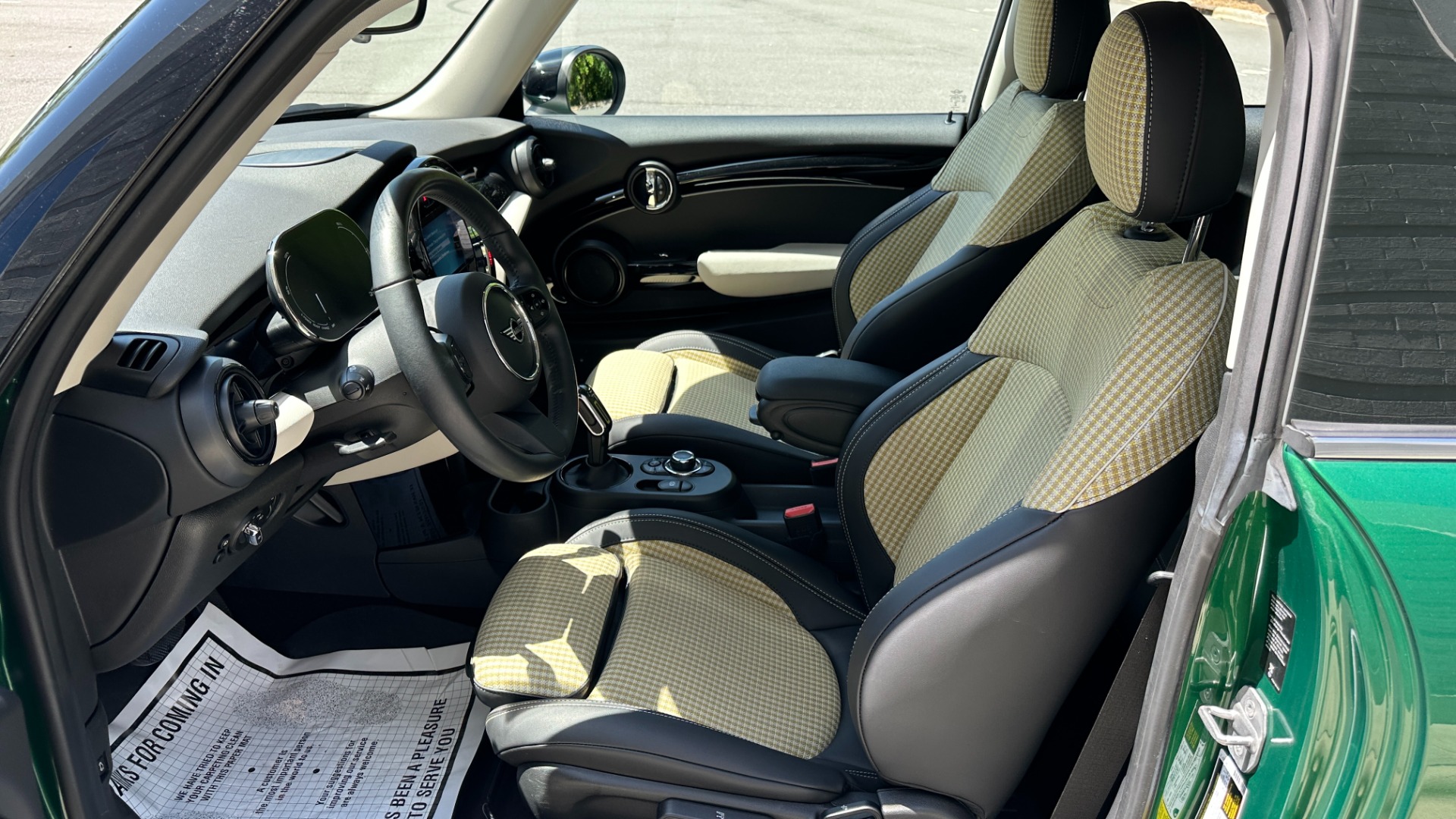 Used 2022 MINI Hardtop 2 Door Cooper SE / FULLY ELECTRIC / CHECKERED INTERIOR / ROOF RAILS / BRG PAINT for sale $28,300 at Formula Imports in Charlotte NC 28227 12