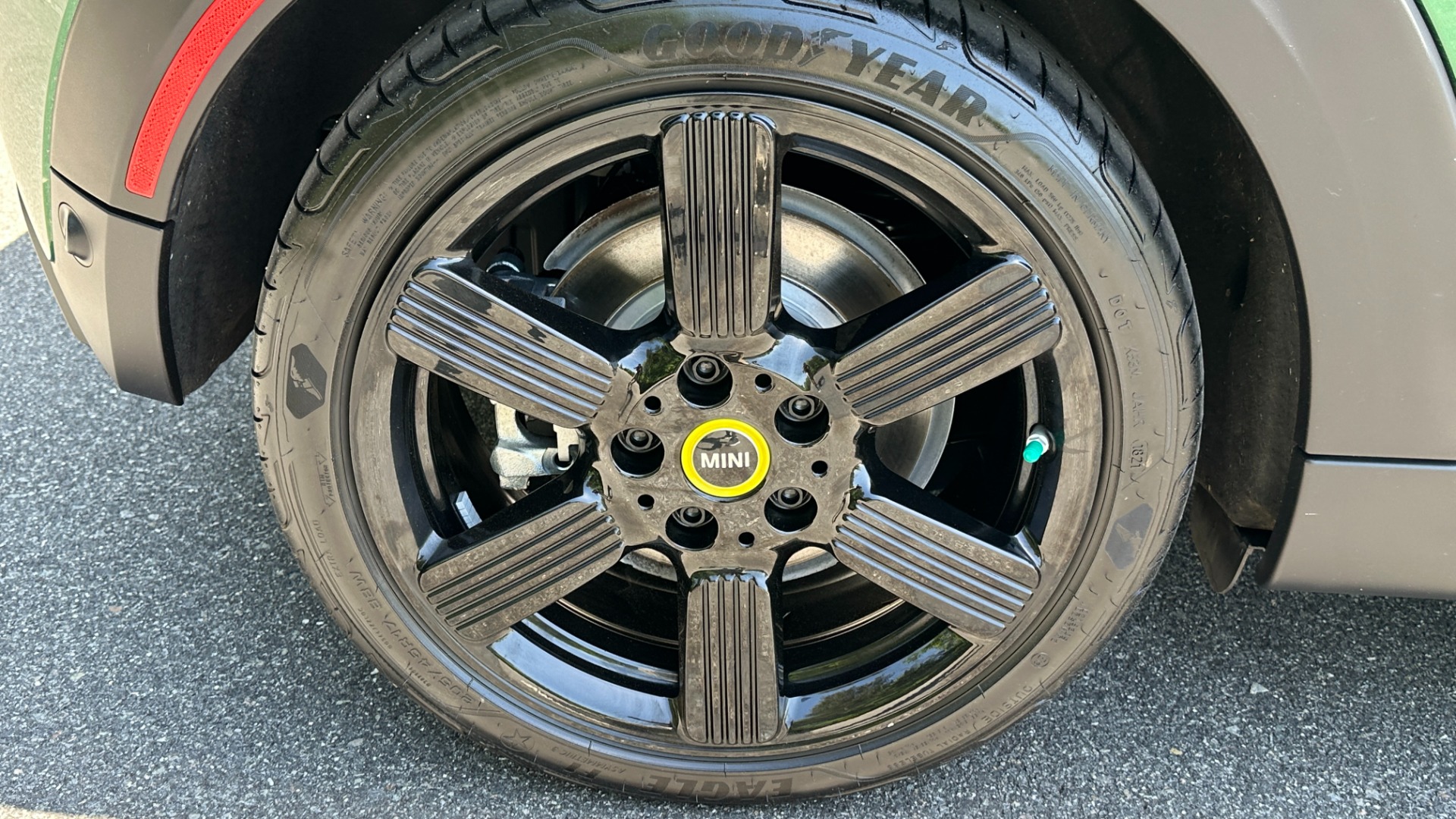 Used 2022 MINI Hardtop 2 Door Cooper SE / FULLY ELECTRIC / CHECKERED INTERIOR / ROOF RAILS / BRG PAINT for sale $28,300 at Formula Imports in Charlotte NC 28227 47