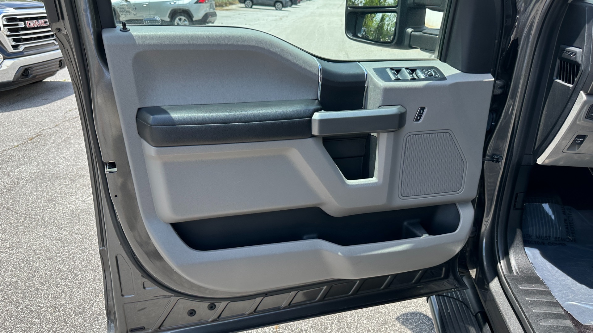 Used 2017 Ford F-150 XLT / 2.7L ECOBOOST / TOW PKG / BACKUP CAMERA for sale $26,995 at Formula Imports in Charlotte NC 28227 10