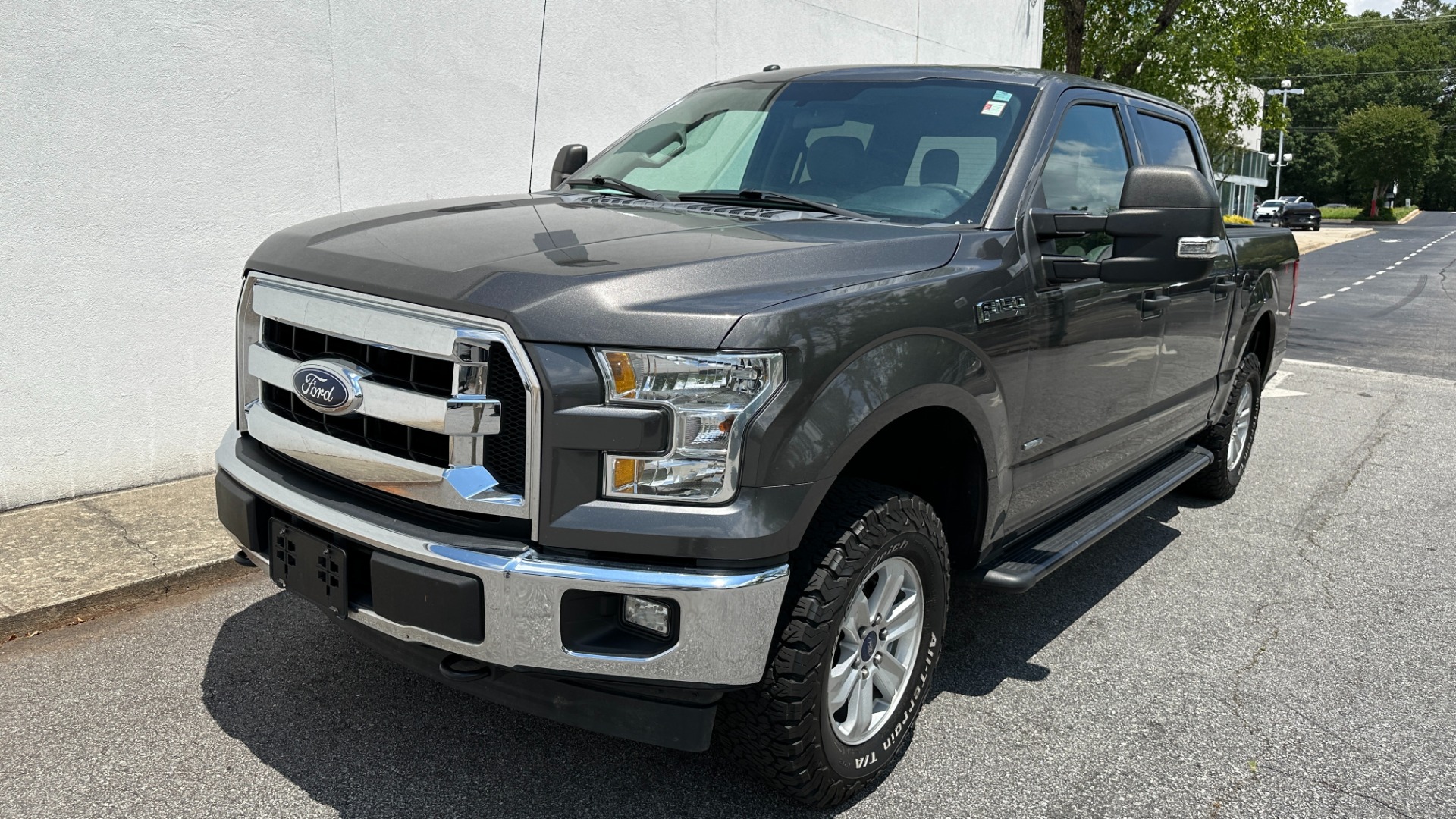 Used 2017 Ford F-150 XLT / 2.7L ECOBOOST / TOW PKG / BACKUP CAMERA for sale $26,995 at Formula Imports in Charlotte NC 28227 2
