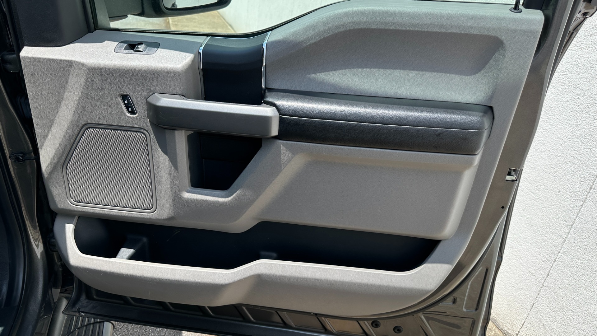 Used 2017 Ford F-150 XLT / 2.7L ECOBOOST / TOW PKG / BACKUP CAMERA for sale $26,995 at Formula Imports in Charlotte NC 28227 33