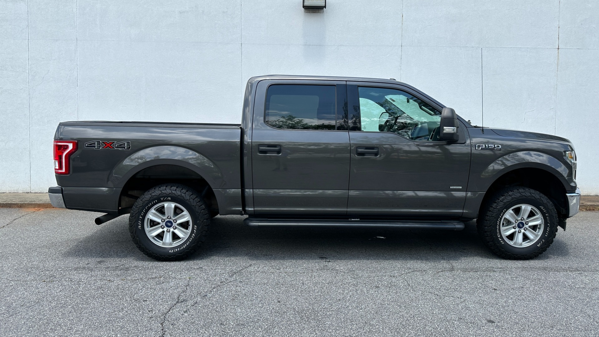 Used 2017 Ford F-150 XLT / 2.7L ECOBOOST / TOW PKG / BACKUP CAMERA for sale $26,995 at Formula Imports in Charlotte NC 28227 6