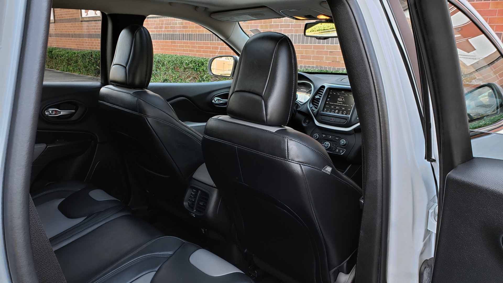 Used 2014 Jeep CHEROKEE LIMITED 4WD / 3.2L V6 / 9SPD AUTO / DUAL-SUNROOF / TOW for sale Sold at Formula Imports in Charlotte NC 28227 76