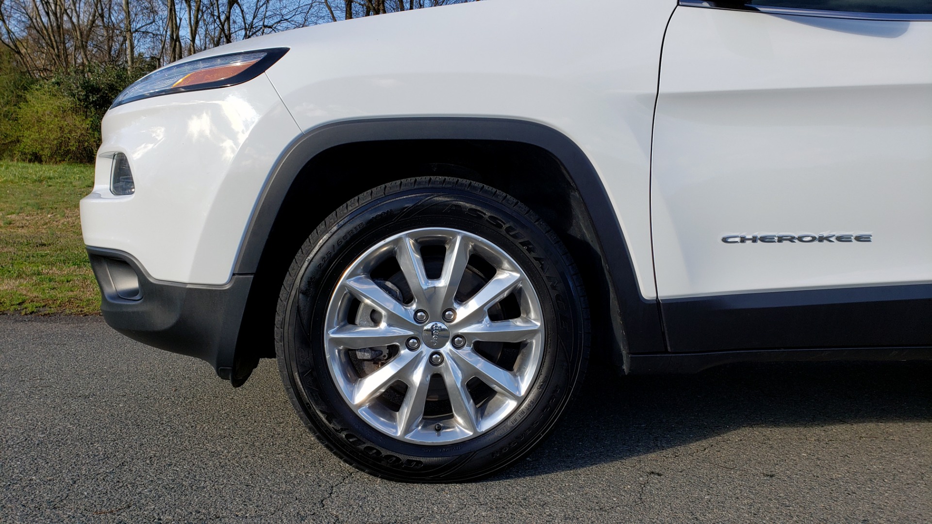 Used 2014 Jeep CHEROKEE LIMITED 4WD / 3.2L V6 / 9SPD AUTO / DUAL-SUNROOF / TOW for sale Sold at Formula Imports in Charlotte NC 28227 79