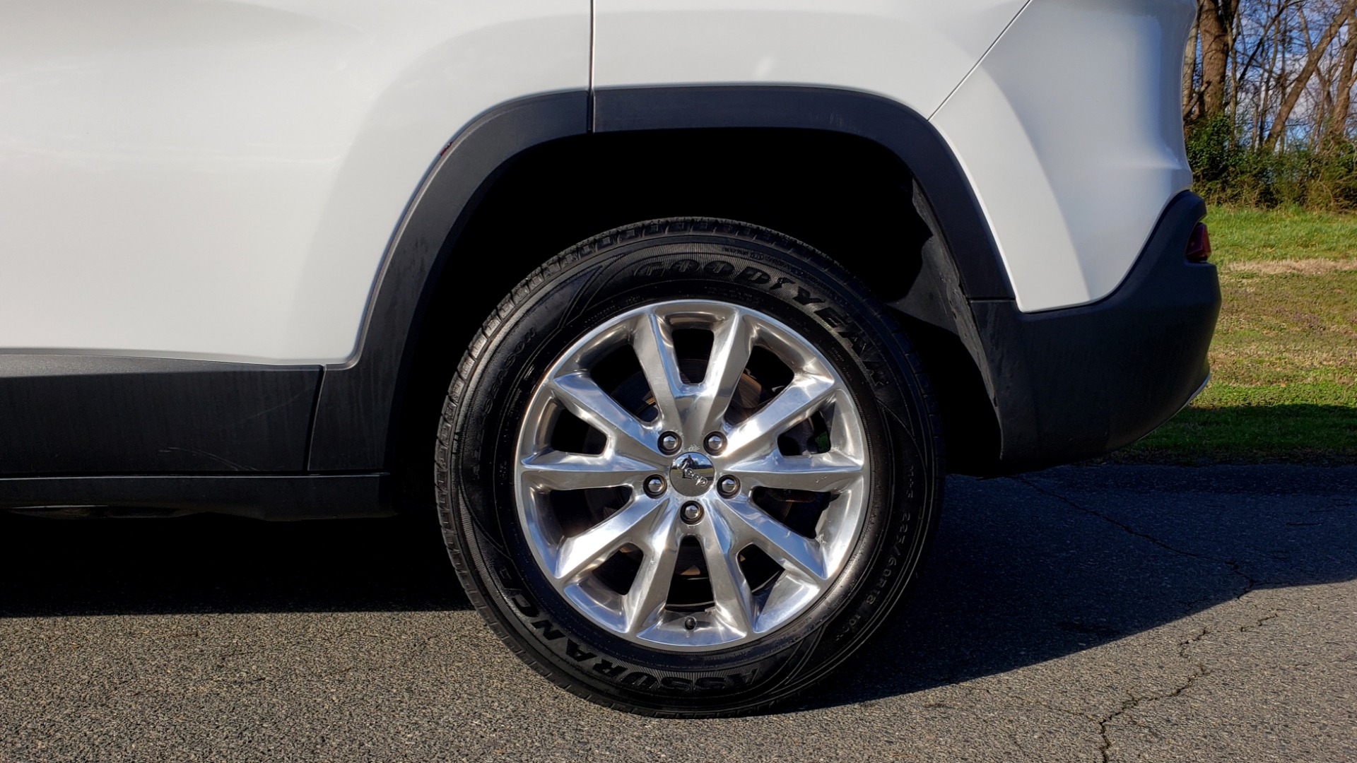 Used 2014 Jeep CHEROKEE LIMITED 4WD / 3.2L V6 / 9SPD AUTO / DUAL-SUNROOF / TOW for sale Sold at Formula Imports in Charlotte NC 28227 80