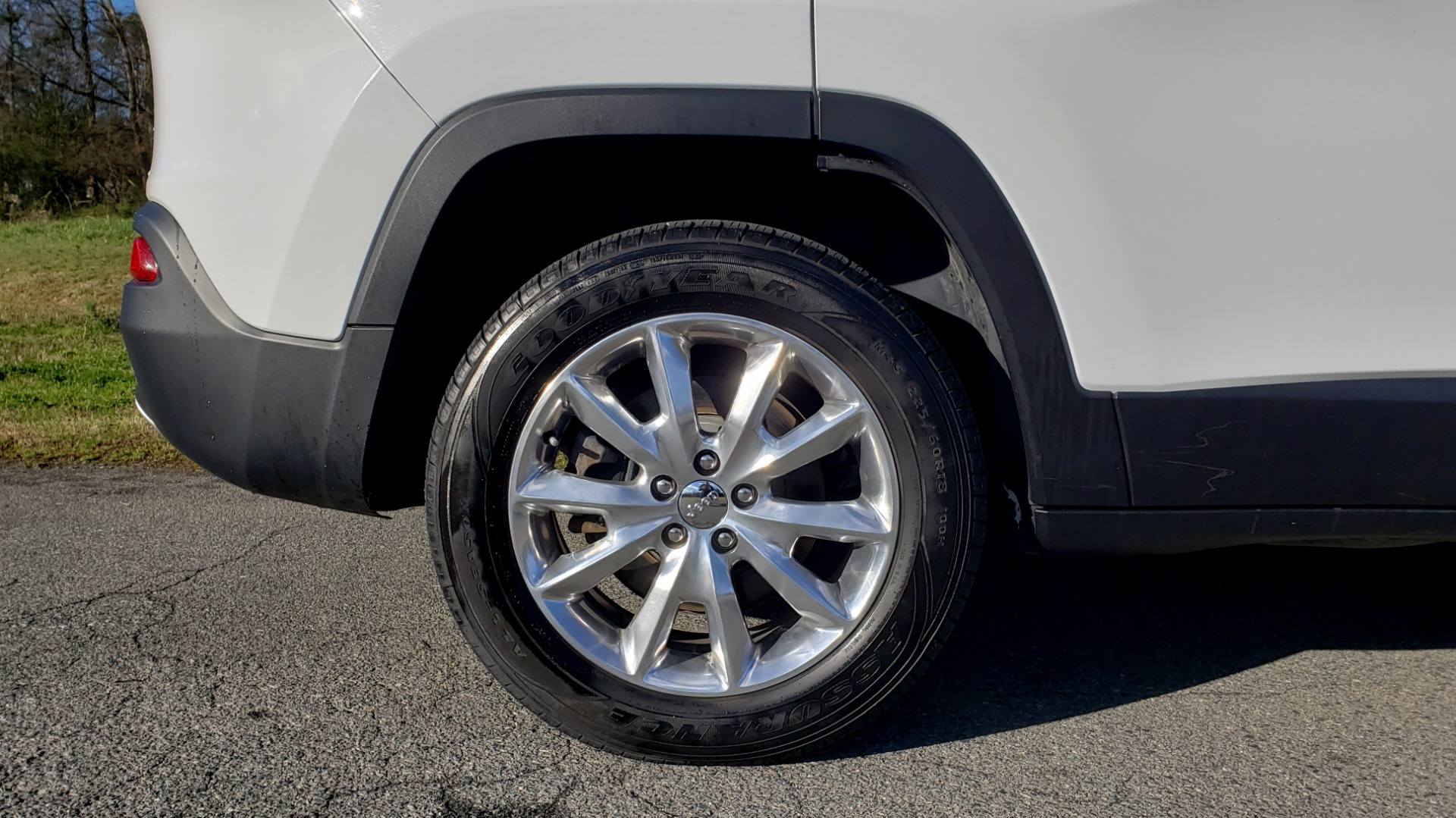 Used 2014 Jeep CHEROKEE LIMITED 4WD / 3.2L V6 / 9SPD AUTO / DUAL-SUNROOF / TOW for sale Sold at Formula Imports in Charlotte NC 28227 81