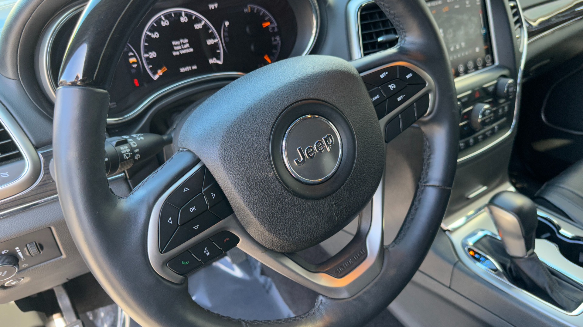 Used 2018 Jeep Grand Cherokee OVERLAND / LEATHER / RWD / PREMIUM SOUND / NAV for sale Sold at Formula Imports in Charlotte NC 28227 16
