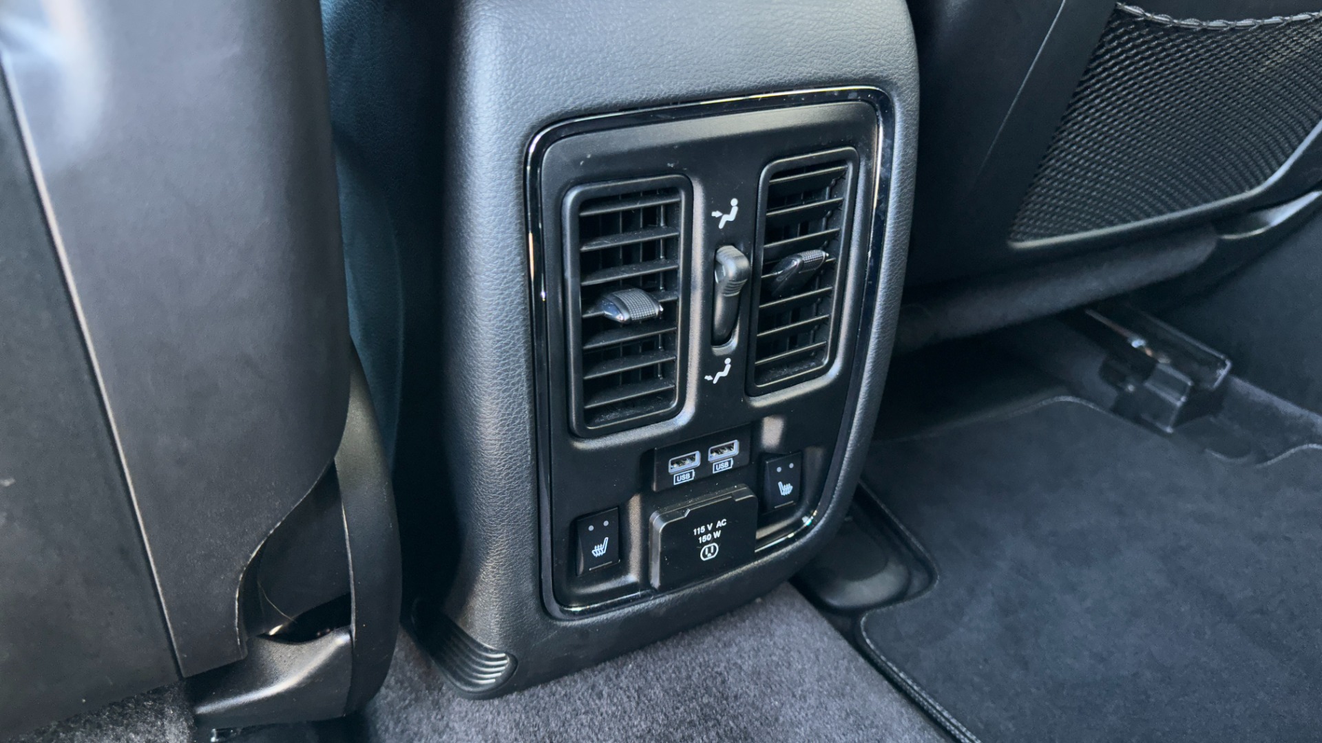 Used 2018 Jeep Grand Cherokee OVERLAND / LEATHER / RWD / PREMIUM SOUND / NAV for sale Sold at Formula Imports in Charlotte NC 28227 28