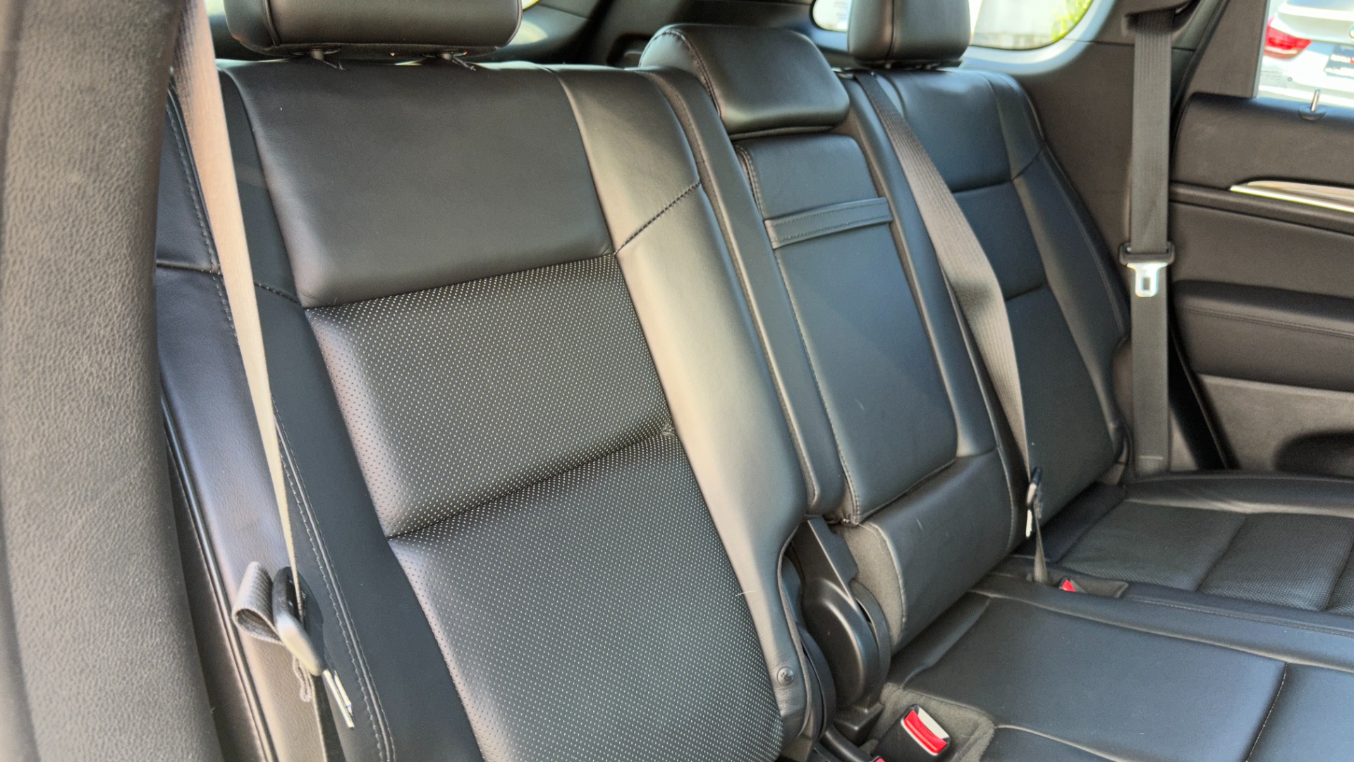 Used 2018 Jeep Grand Cherokee OVERLAND / LEATHER / RWD / PREMIUM SOUND / NAV for sale $31,695 at Formula Imports in Charlotte NC 28227 32