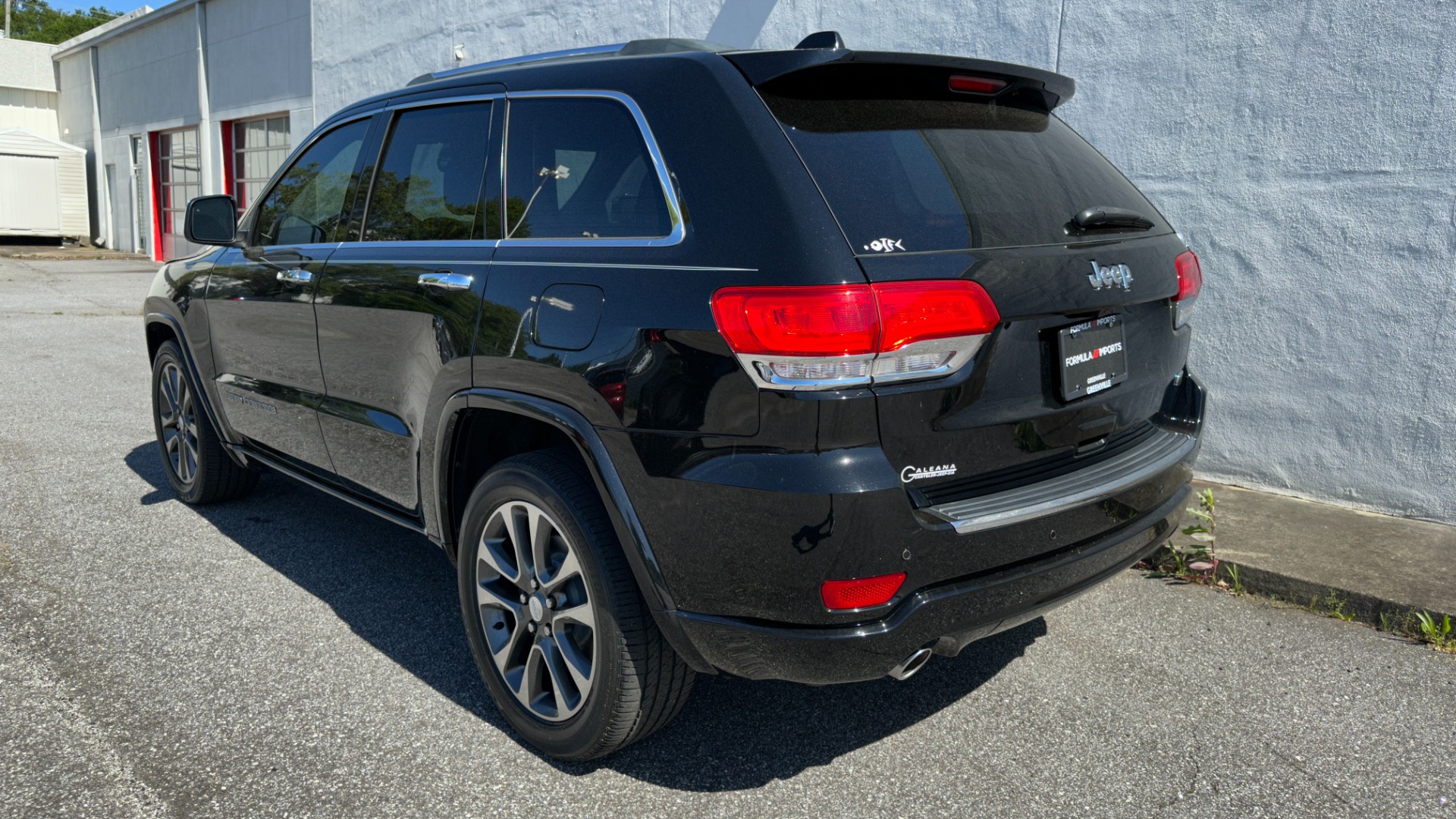 Used 2018 Jeep Grand Cherokee OVERLAND / LEATHER / RWD / PREMIUM SOUND / NAV for sale $31,695 at Formula Imports in Charlotte NC 28227 4