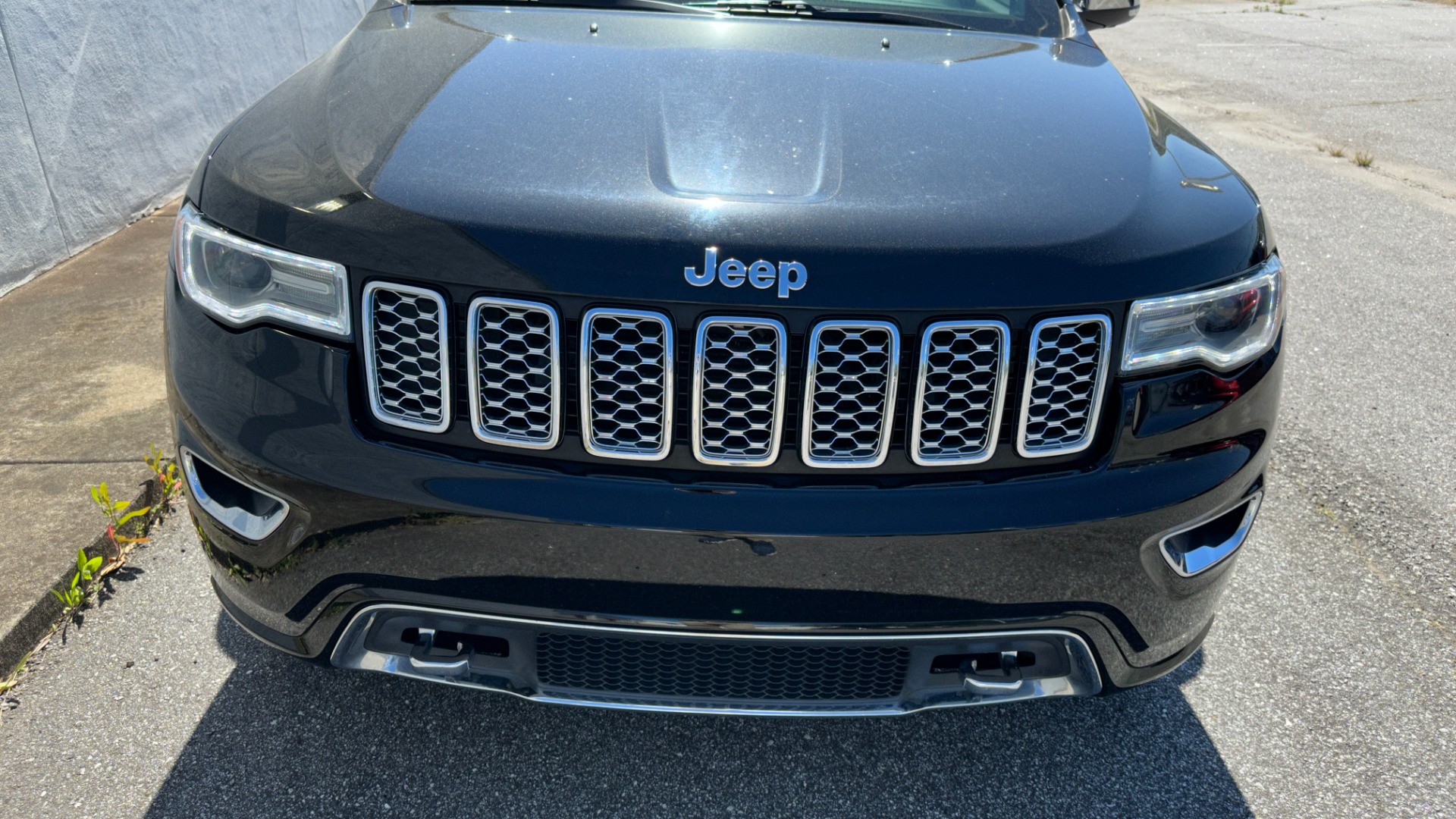 Used 2018 Jeep Grand Cherokee OVERLAND / LEATHER / RWD / PREMIUM SOUND / NAV for sale $31,695 at Formula Imports in Charlotte NC 28227 9