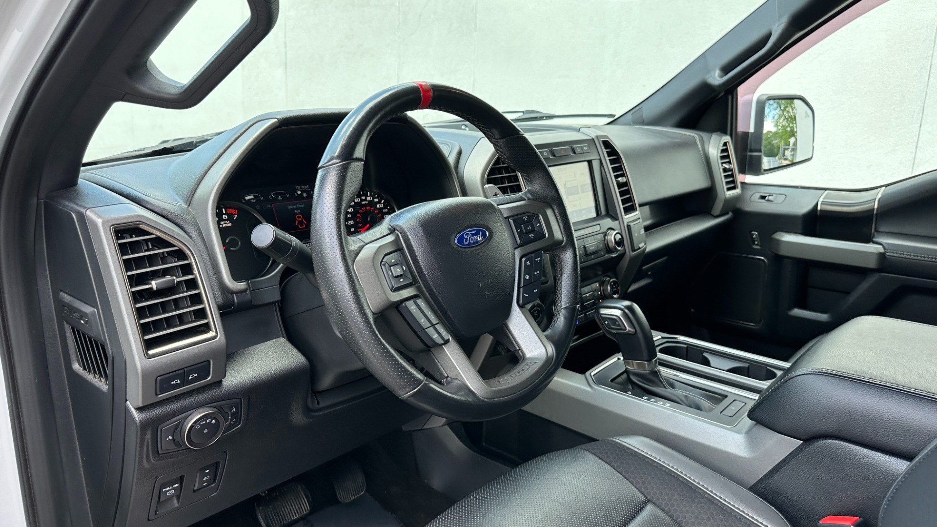 Used 2020 Ford F-150 RAPTOR / HIGH OUTPUT / PANORAMIC ROOF / 17IN FORGED WHEELS for sale $59,995 at Formula Imports in Charlotte NC 28227 11