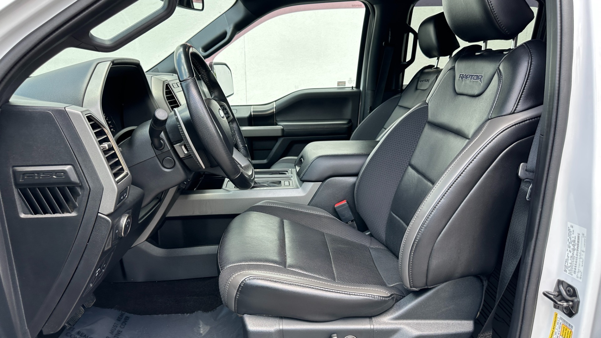 Used 2020 Ford F-150 RAPTOR / HIGH OUTPUT / PANORAMIC ROOF / 17IN FORGED WHEELS for sale $59,995 at Formula Imports in Charlotte NC 28227 12