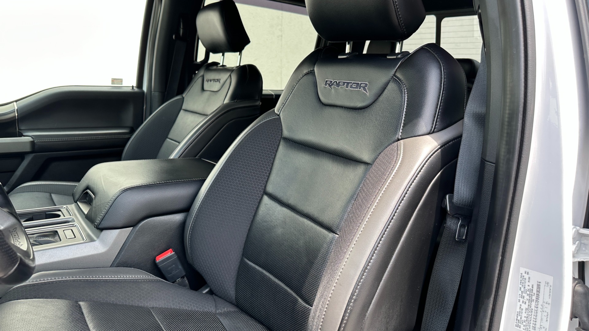 Used 2020 Ford F-150 RAPTOR / HIGH OUTPUT / PANORAMIC ROOF / 17IN FORGED WHEELS for sale $59,995 at Formula Imports in Charlotte NC 28227 14