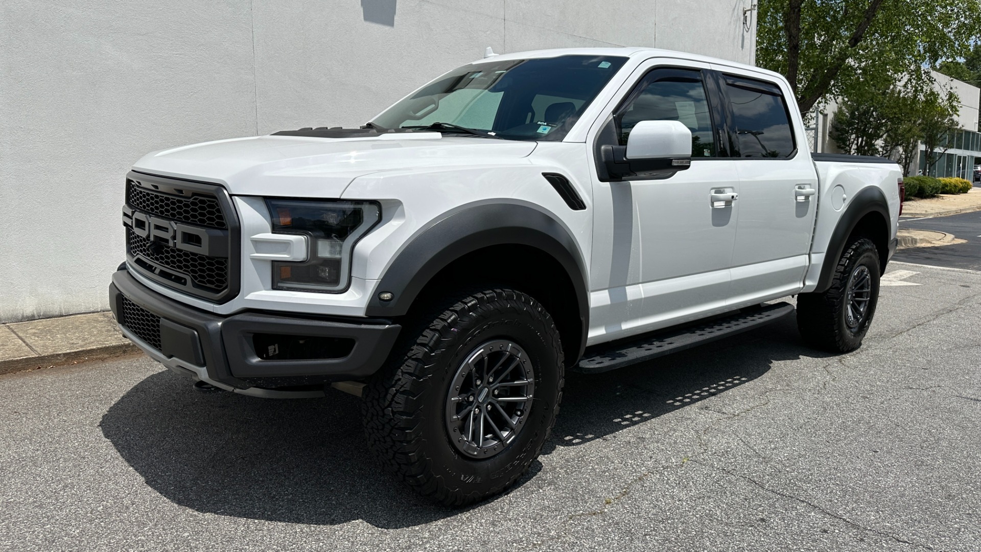 Used 2020 Ford F-150 RAPTOR / HIGH OUTPUT / PANORAMIC ROOF / 17IN FORGED WHEELS for sale $59,995 at Formula Imports in Charlotte NC 28227 2
