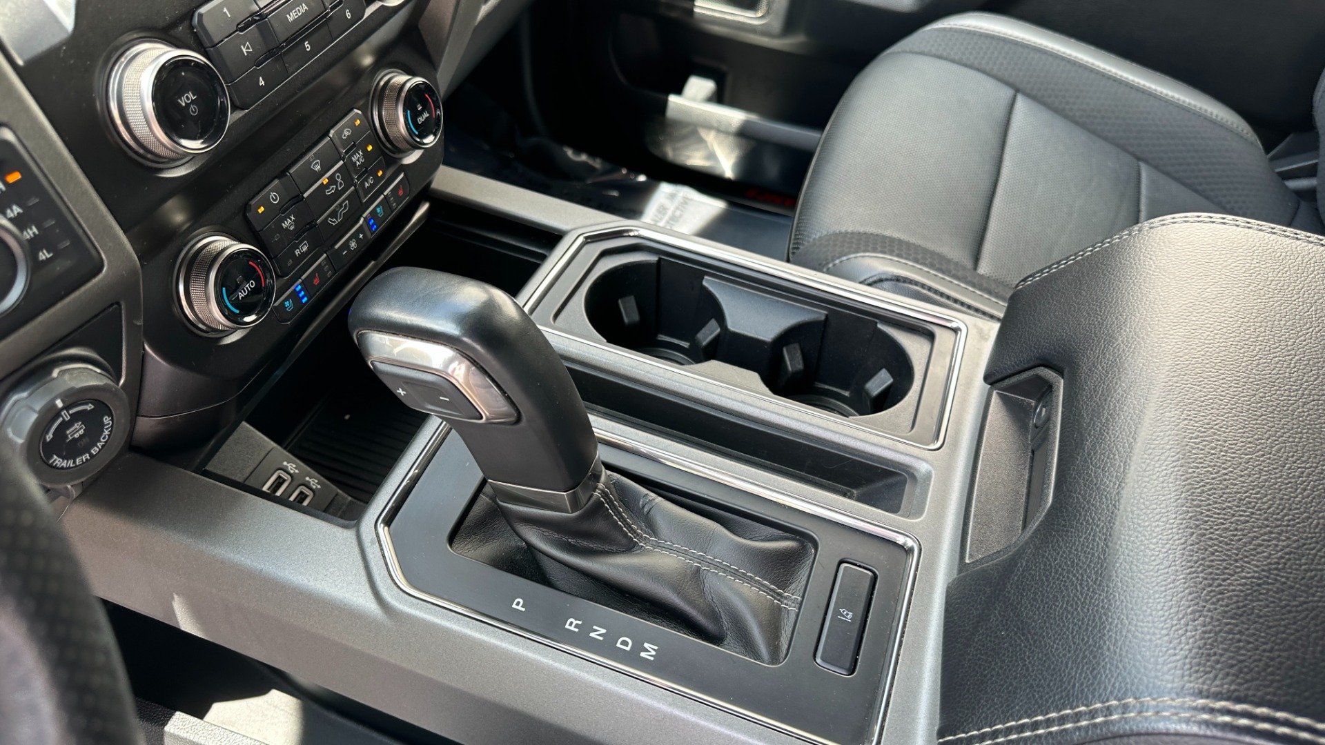 Used 2020 Ford F-150 RAPTOR / HIGH OUTPUT / PANORAMIC ROOF / 17IN FORGED WHEELS for sale $59,995 at Formula Imports in Charlotte NC 28227 23