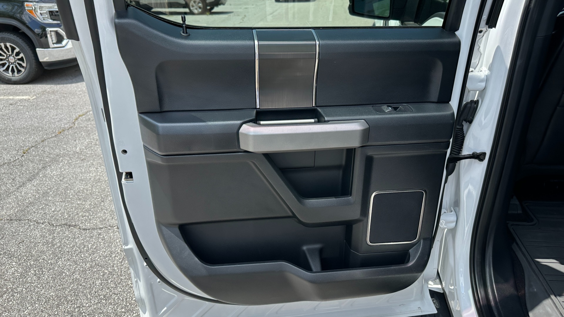 Used 2020 Ford F-150 RAPTOR / HIGH OUTPUT / PANORAMIC ROOF / 17IN FORGED WHEELS for sale $59,995 at Formula Imports in Charlotte NC 28227 26