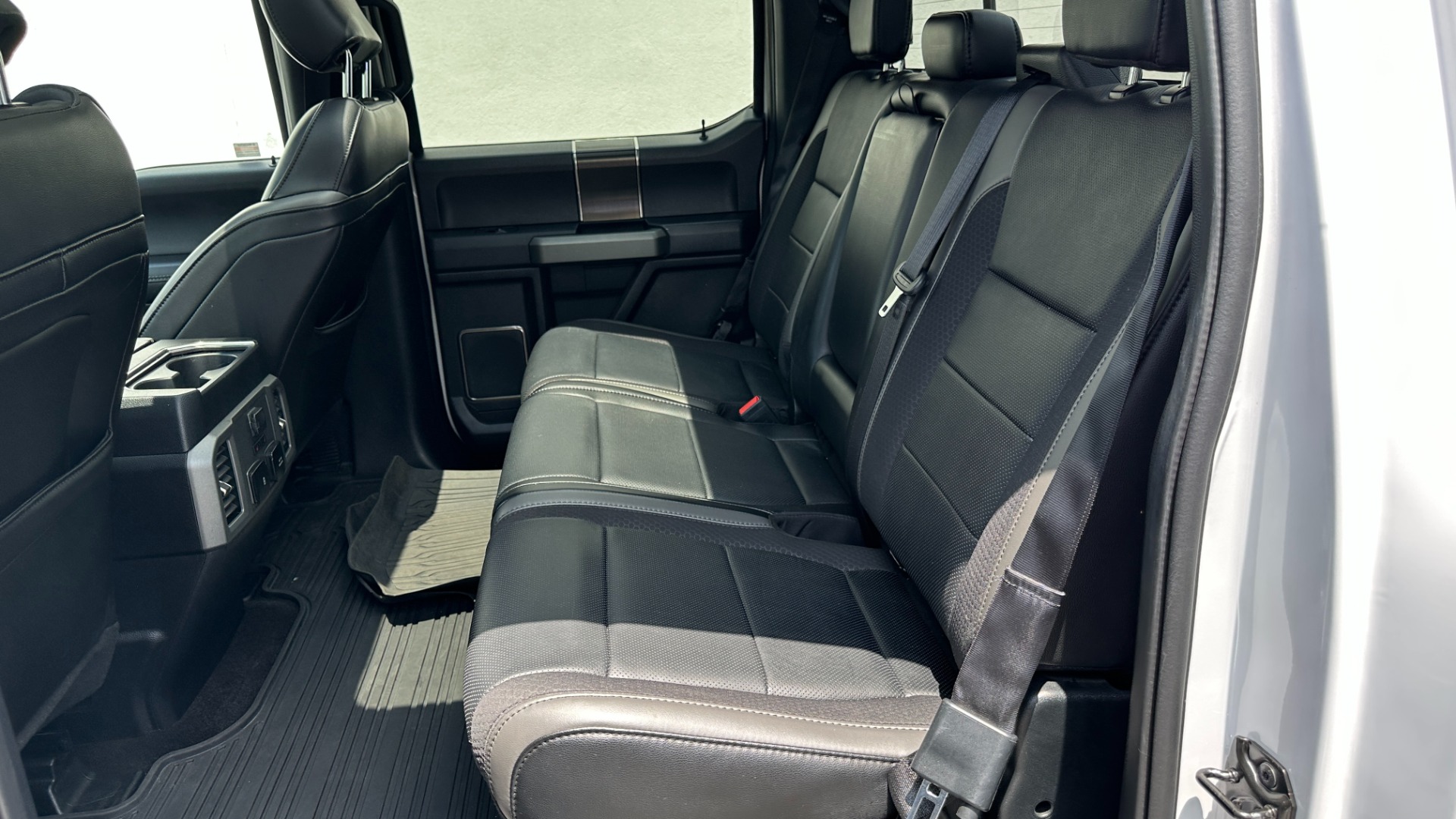 Used 2020 Ford F-150 RAPTOR / HIGH OUTPUT / PANORAMIC ROOF / 17IN FORGED WHEELS for sale $59,995 at Formula Imports in Charlotte NC 28227 27