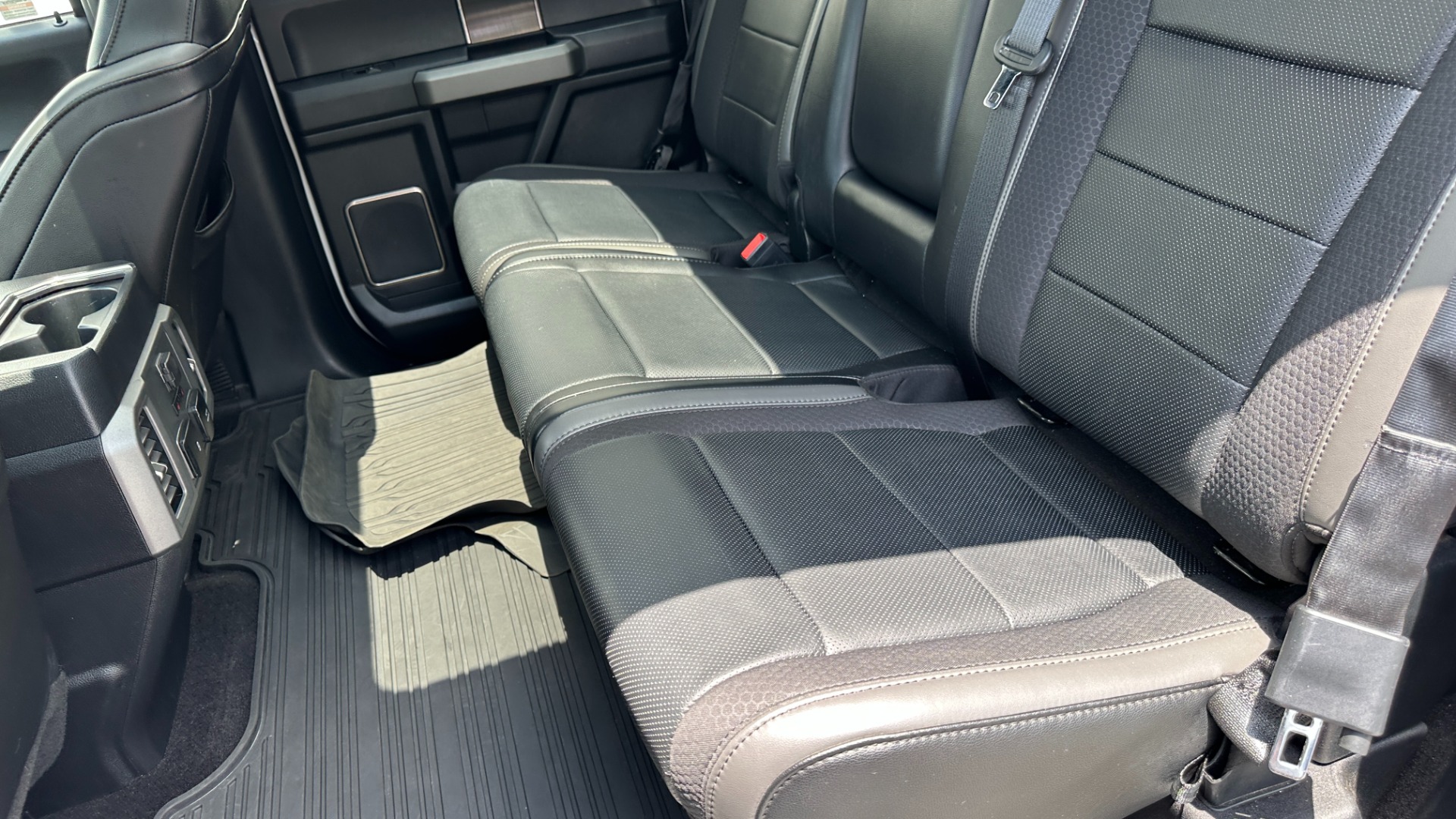 Used 2020 Ford F-150 RAPTOR / HIGH OUTPUT / PANORAMIC ROOF / 17IN FORGED WHEELS for sale $59,995 at Formula Imports in Charlotte NC 28227 29