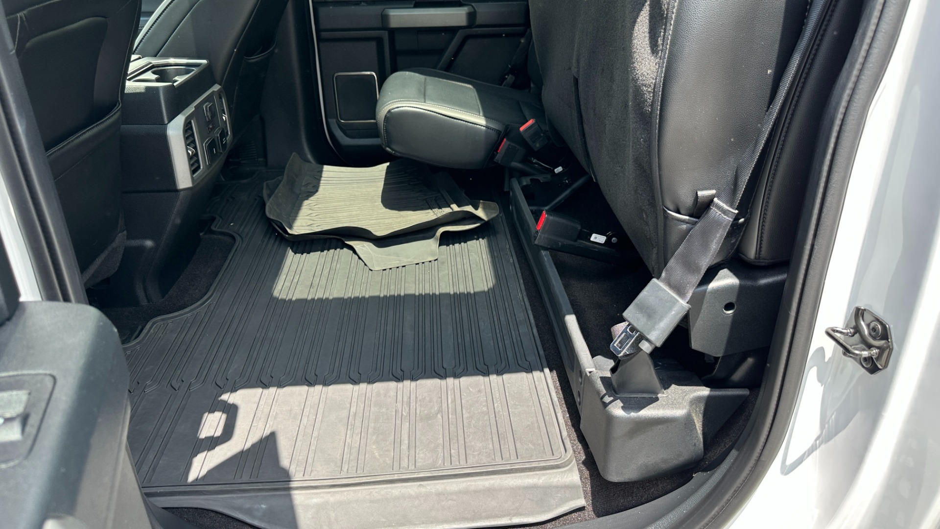 Used 2020 Ford F-150 RAPTOR / HIGH OUTPUT / PANORAMIC ROOF / 17IN FORGED WHEELS for sale $59,995 at Formula Imports in Charlotte NC 28227 30